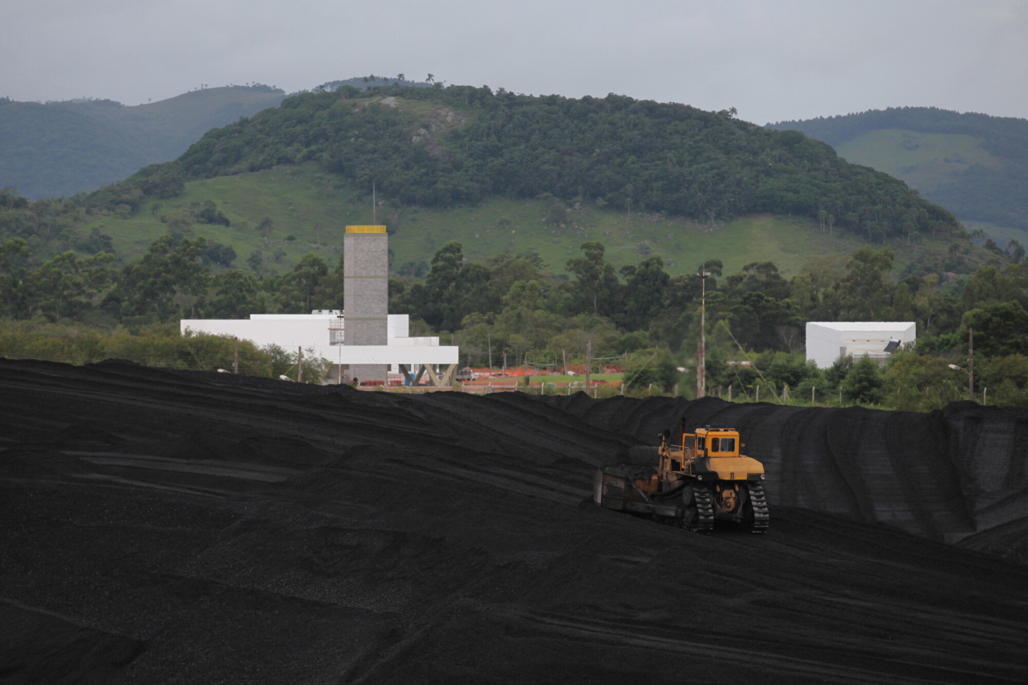Deputados vão a Brasília para defender o uso do carvão na geração de energia