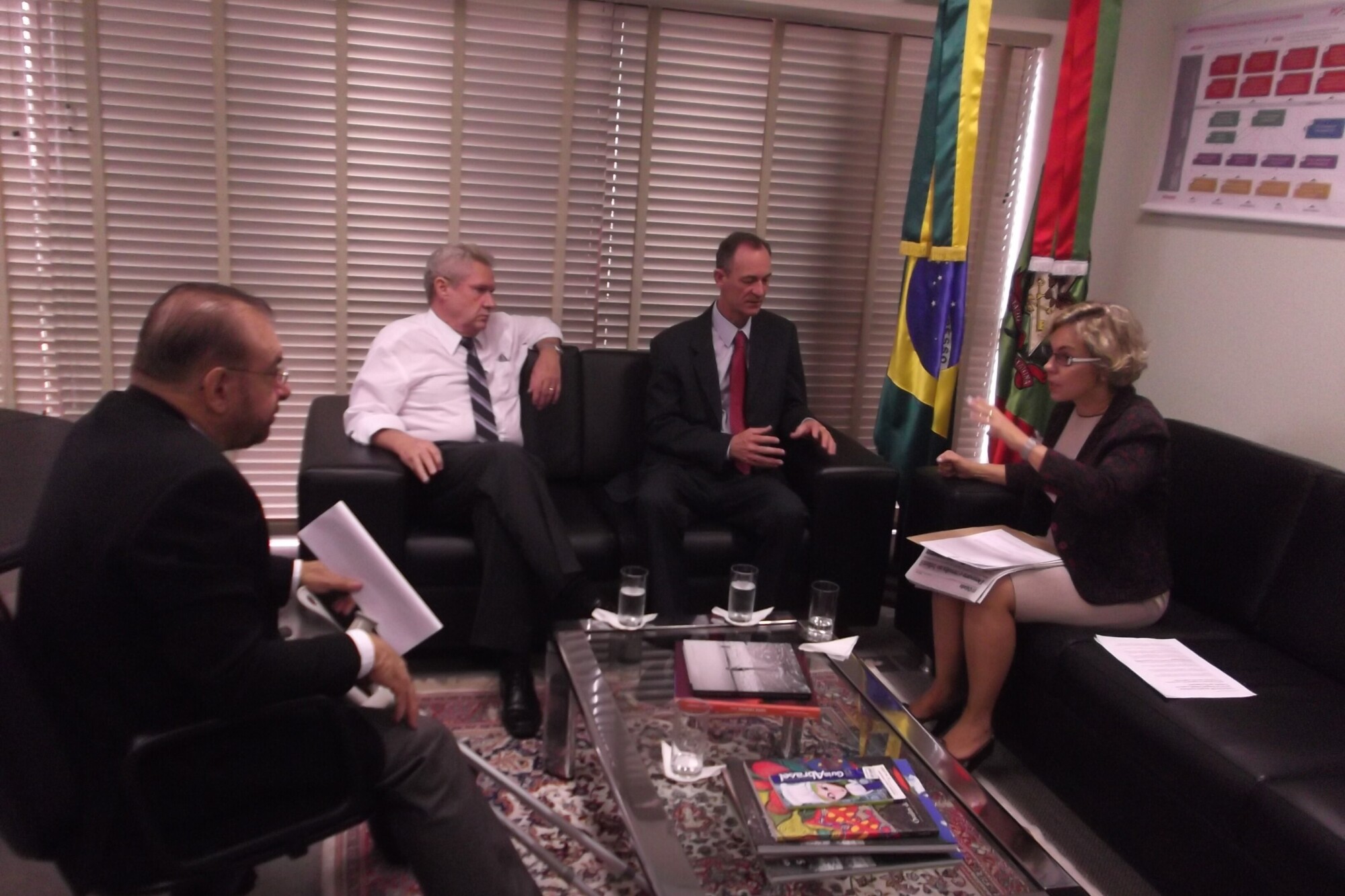 Deputados protocolam representação no MP por atraso na reforma do HIJG