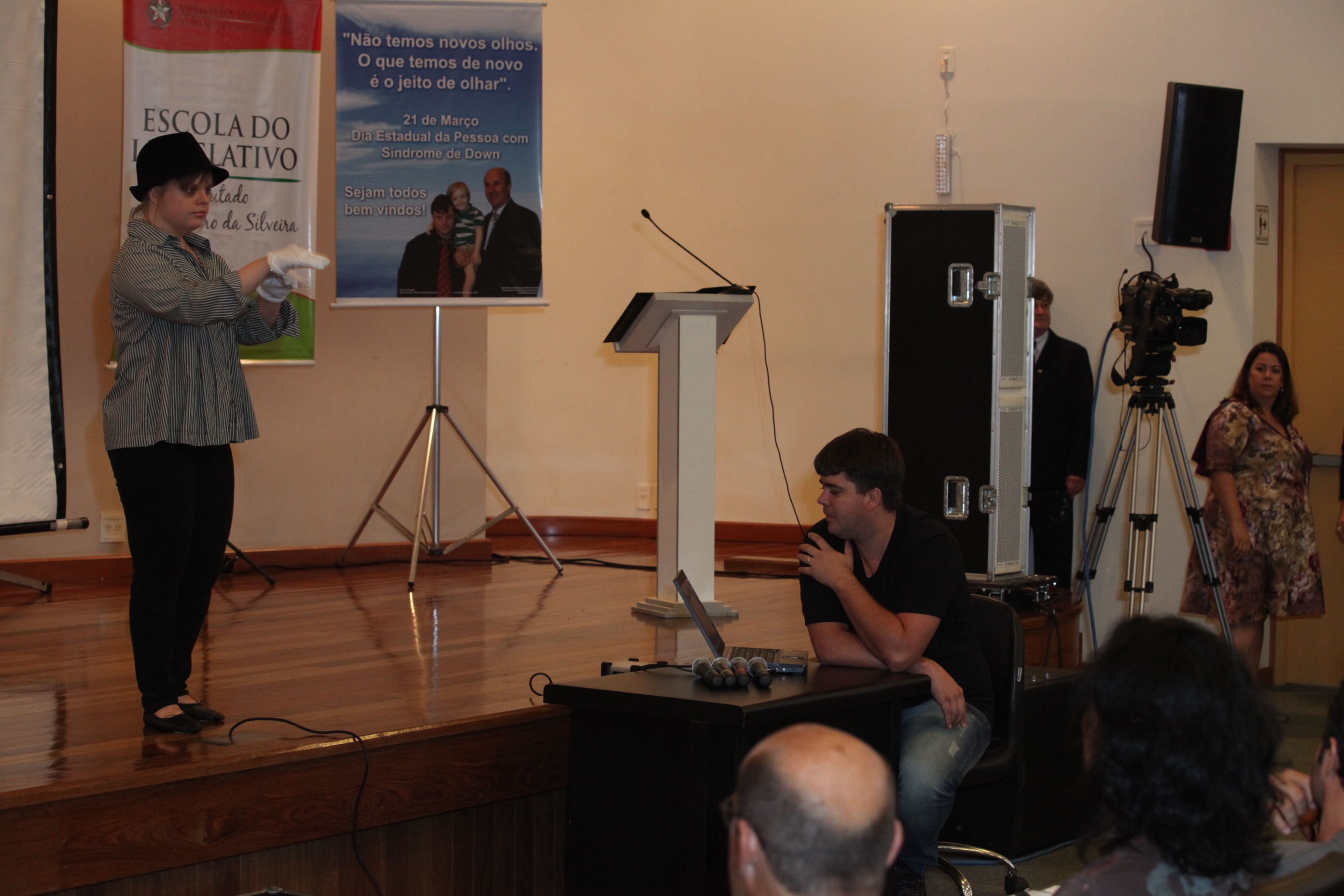 2º Ato Comemorativo ao Dia Estadual do Portador da Síndrome de Down - Apresentação de Bruna Miller Trevisan