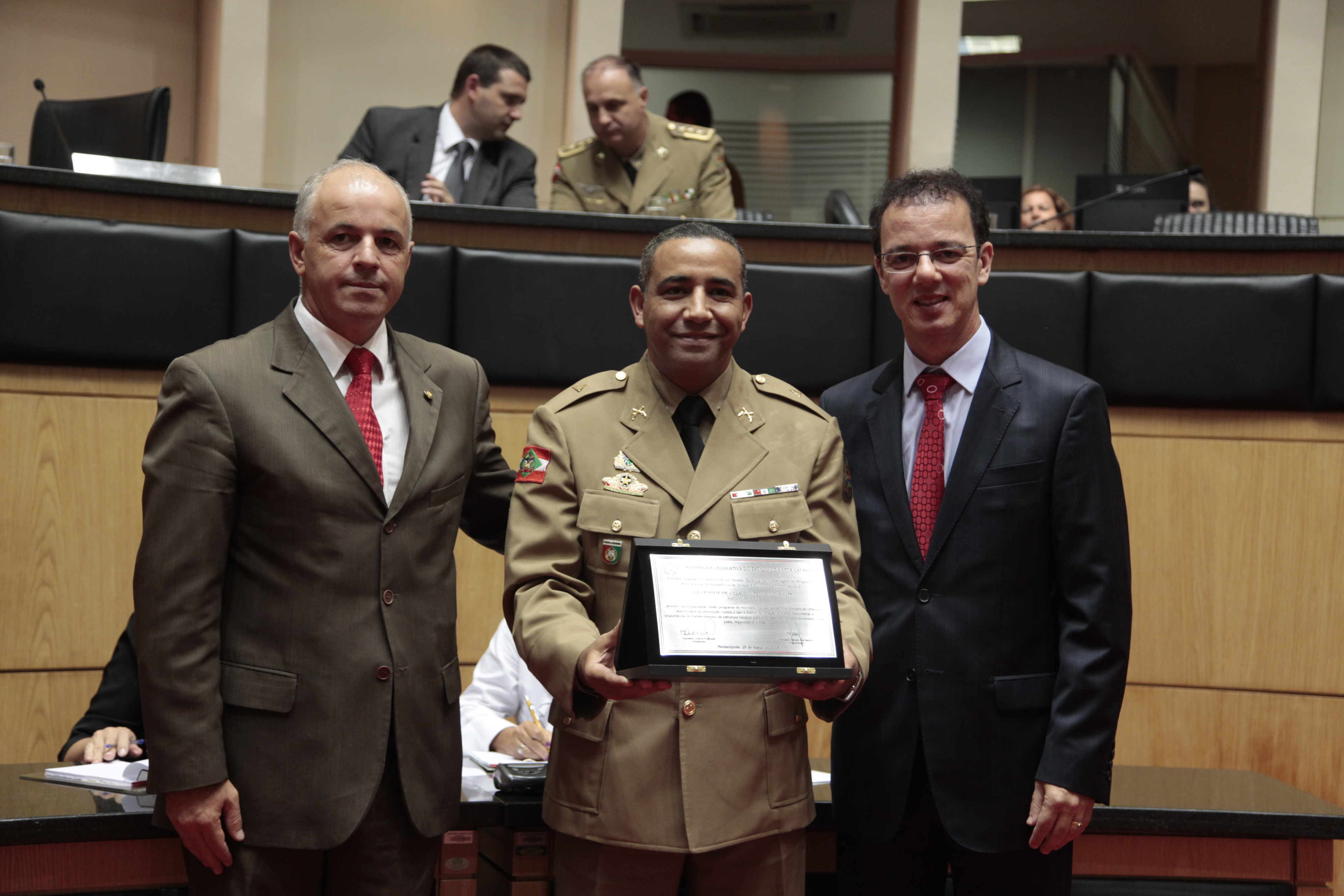 Sessão em Homenagem ao Programa Educacional de Resistência às Drogas e à Violencia PROERD                           Foto Carlos Kilian