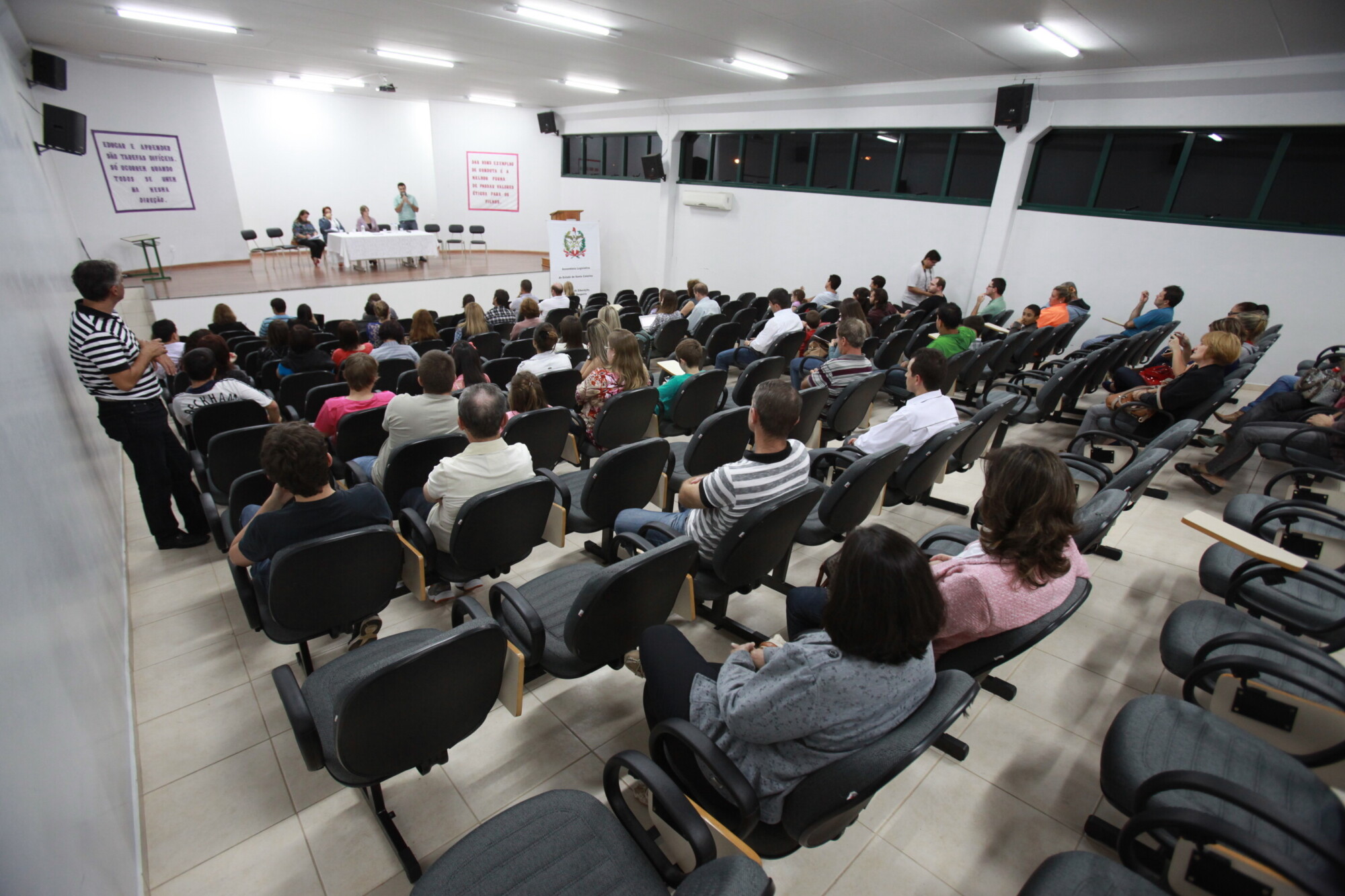 Audiência pública debate situação de escola em Chapecó