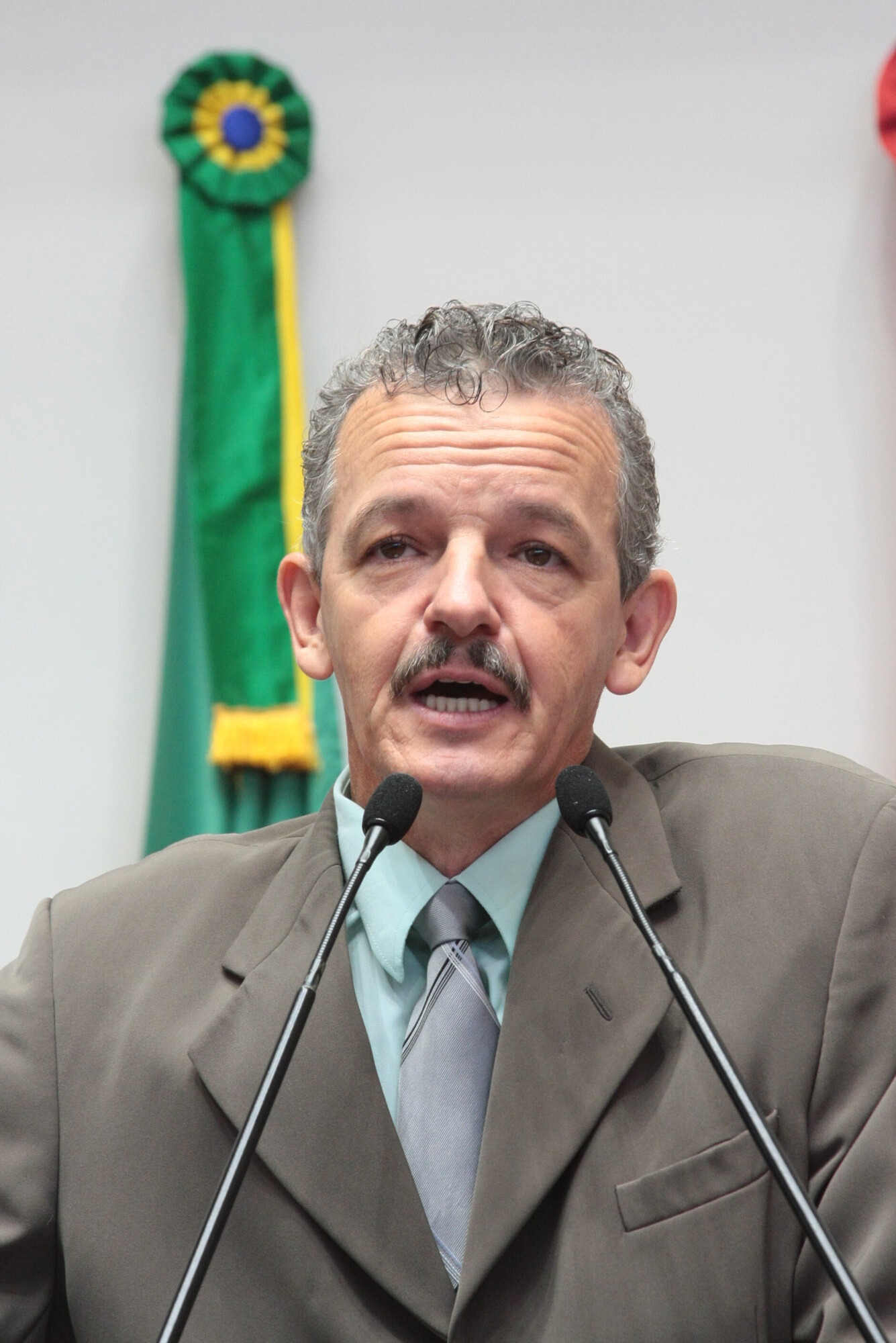 Dirceu Dresch viaja a Brasília para discutir projetos relativos à pesca e à construção de ferrovia