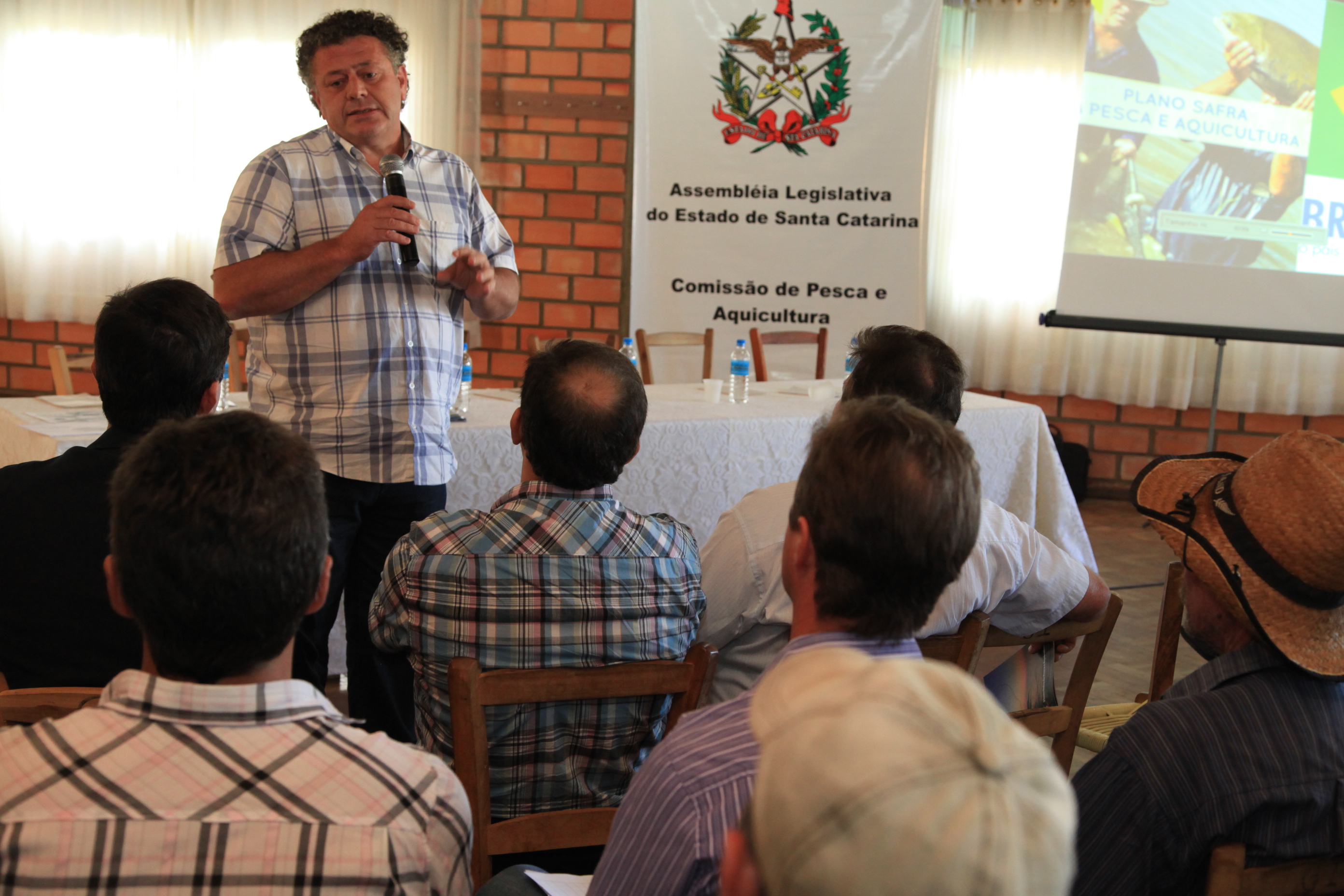 Comissão de Pesca e Aquicultura da Assembleia Legislativa realiza na cidade de São Lourenço do Oeste, o seminário regional para debater o Plano Safra Pesca e Aqüicultura. Horst Doering. Foto: Miriam Zomer