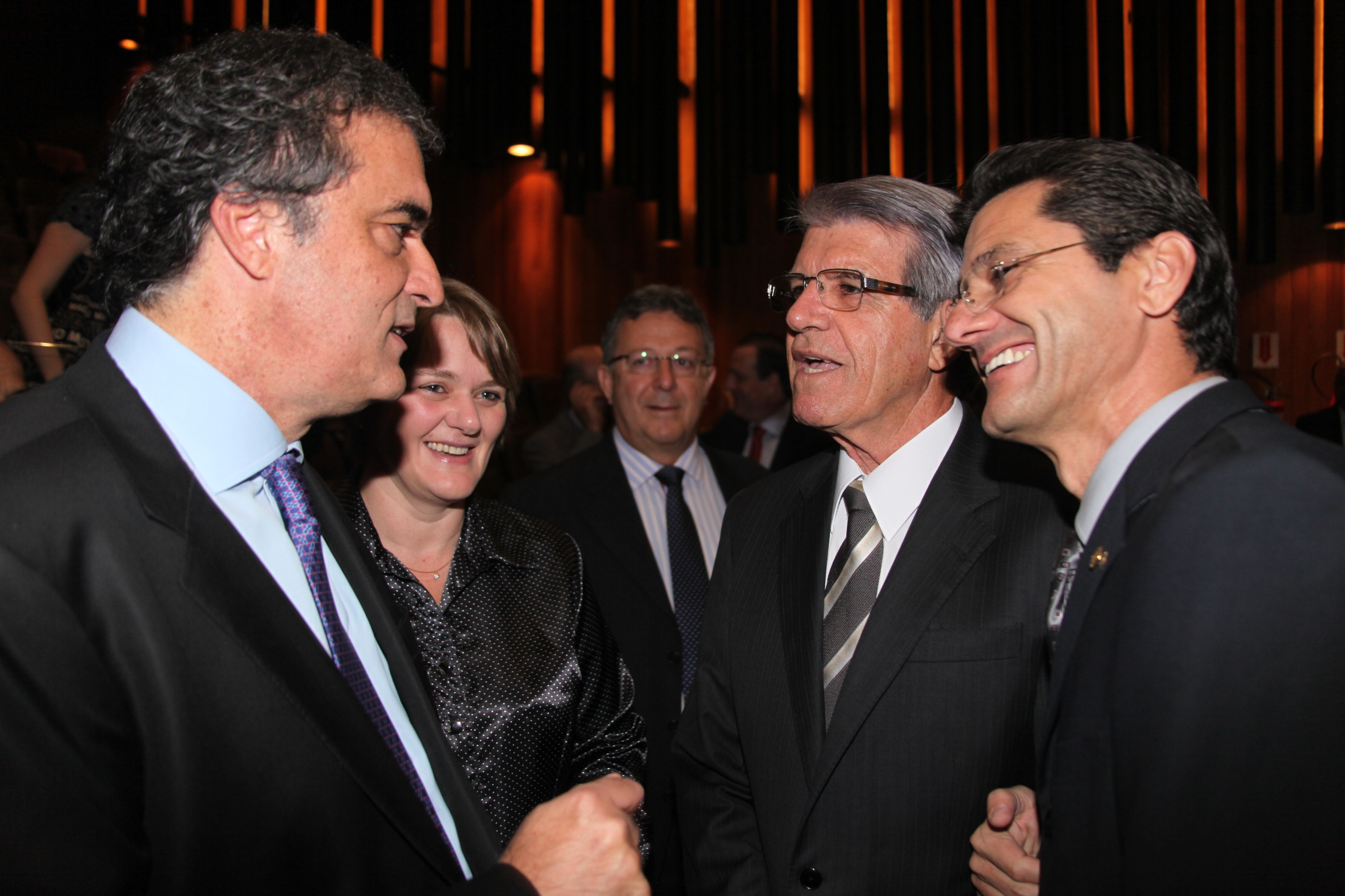 Governador Raimundo Colombo dá posse aos 40 defensores públicos de Santa Catarina. Foto: Fábio Queiroz