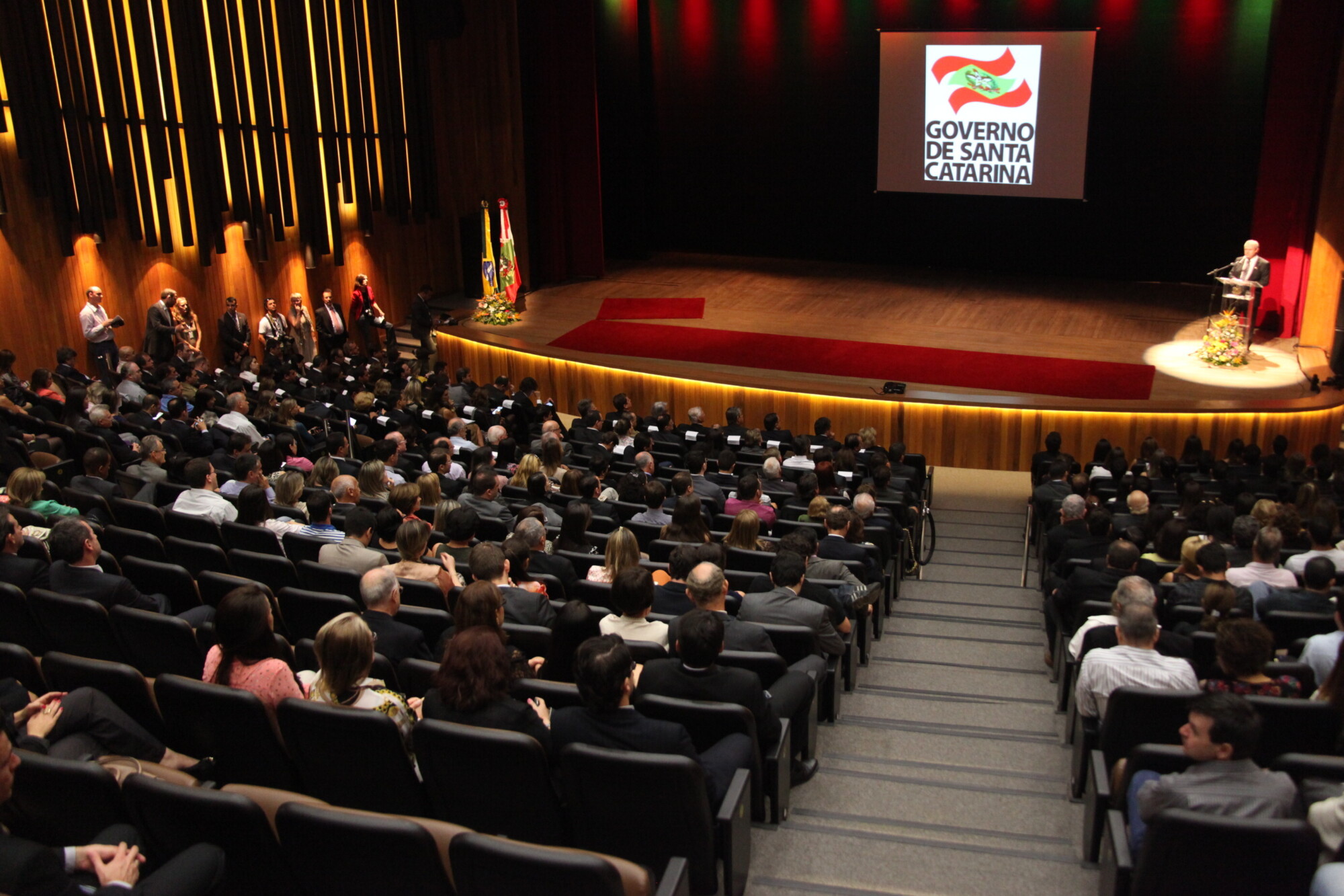 Primeiros defensores públicos catarinenses tomam posse no cargo