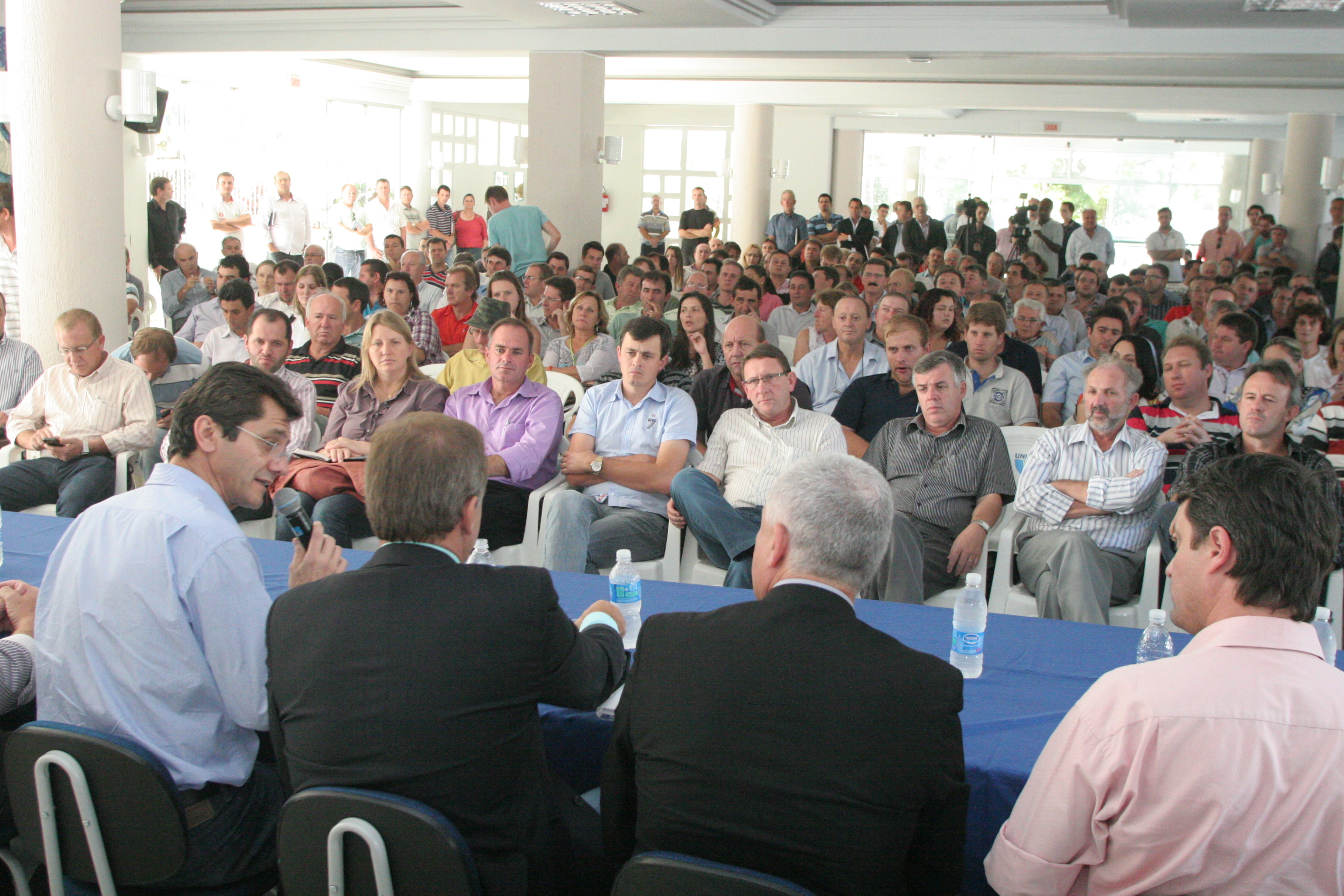 Encontro Regional Sobre os Desafios Ambientais do Alto Vale do Itajai- Açú em Rio do Sul   Foto Carlos Kilian