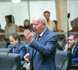 Saretta defende maior número de defensores públicos em SC