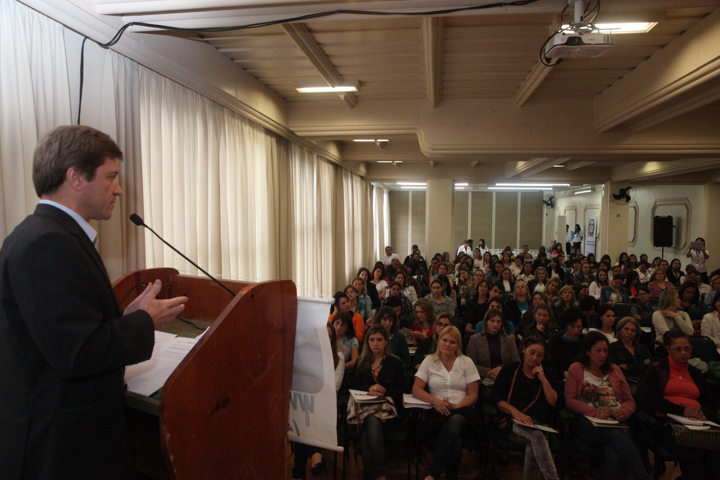 Fórum sobre o Autismo - Fraiburgo. Foto: Alberto Neves
