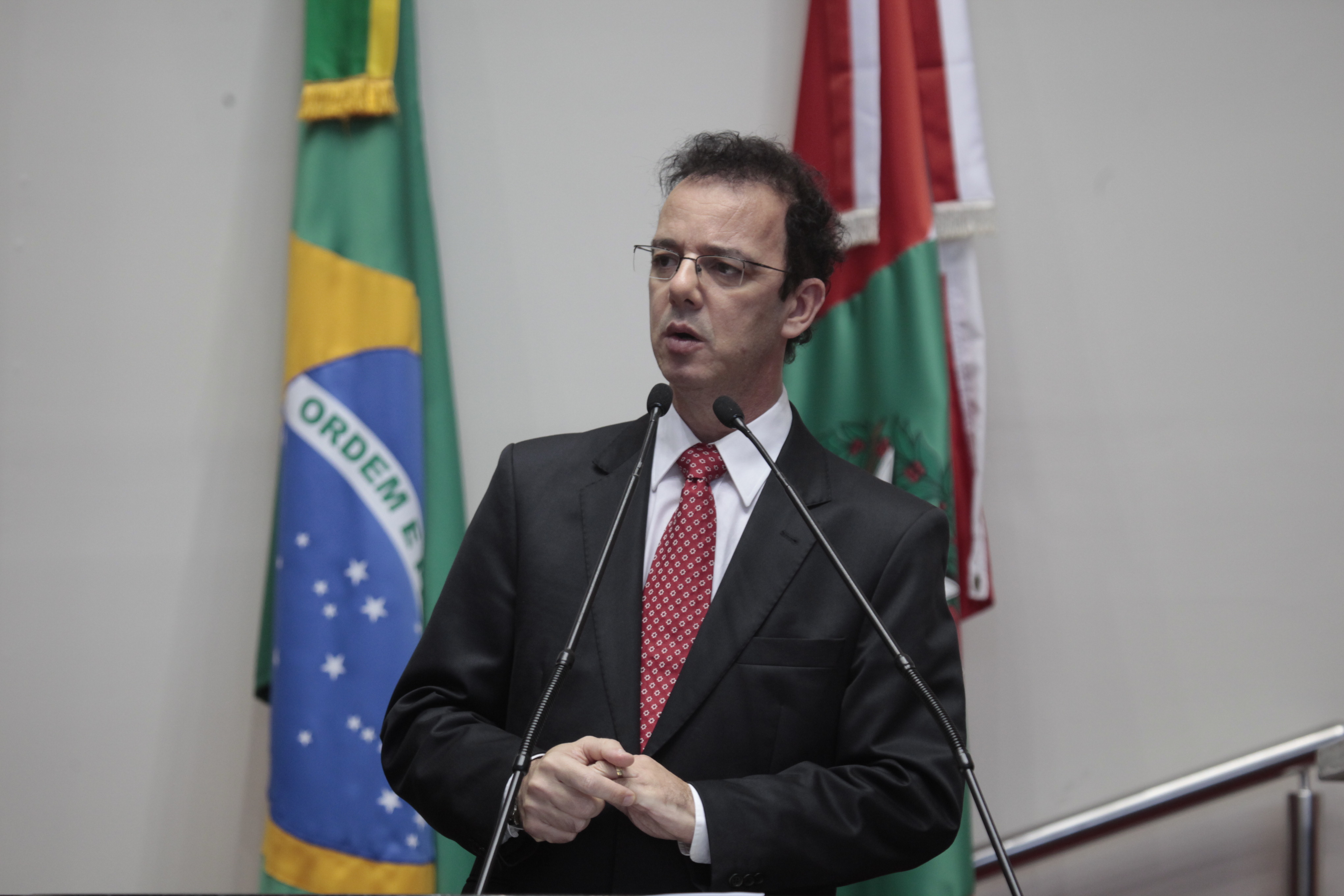 Sessão Ordinária - Plenário Osni Régis - Deputado Ismael dos Santos (PSD). Foto: Carlos Kilian