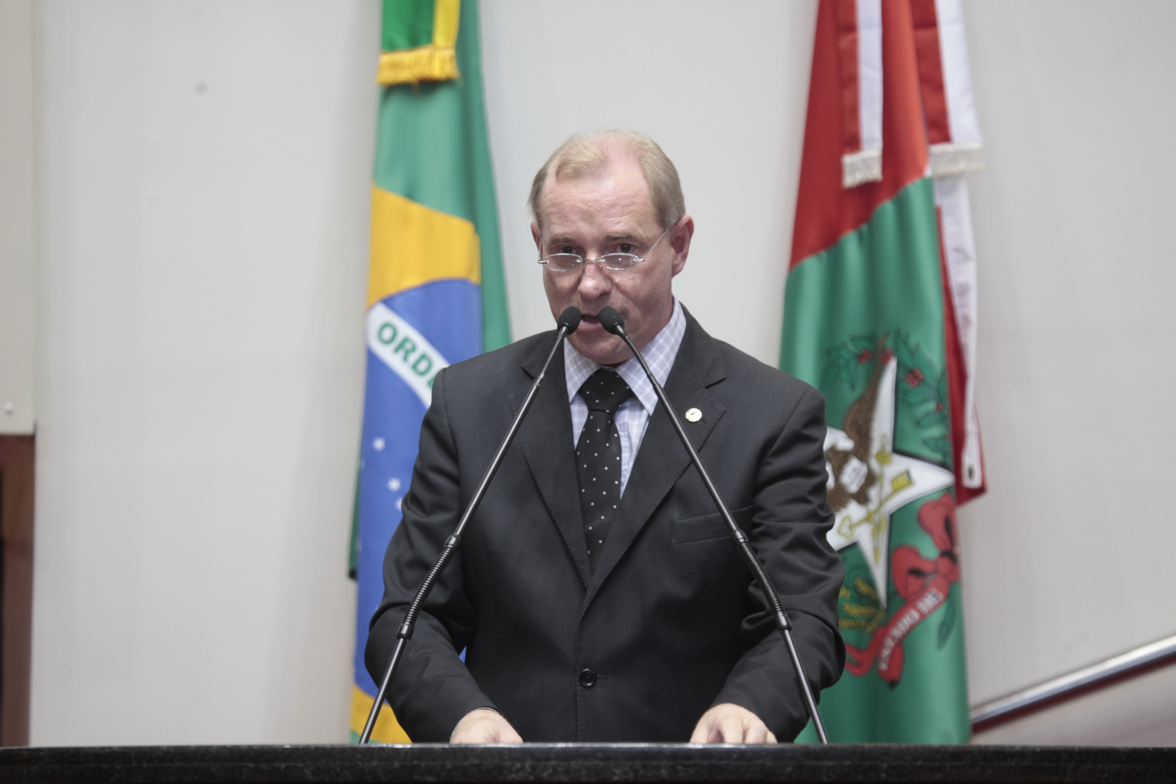 Sessão Ordinária - Plenário Osni Régis - Deputado Aldo Schenneider (PMDB). Foto: Carlos Kilian