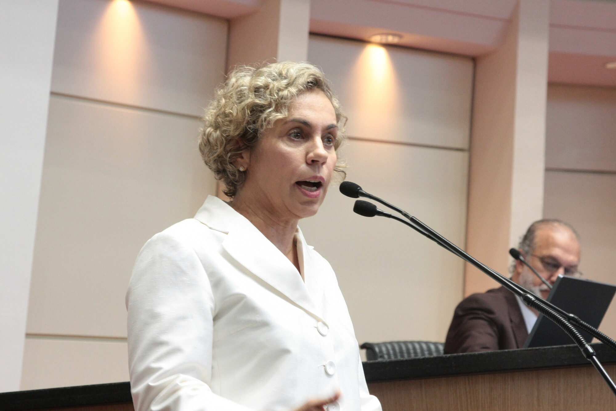 Bancada feminina vai promover audiências sobre tráfico de pessoas