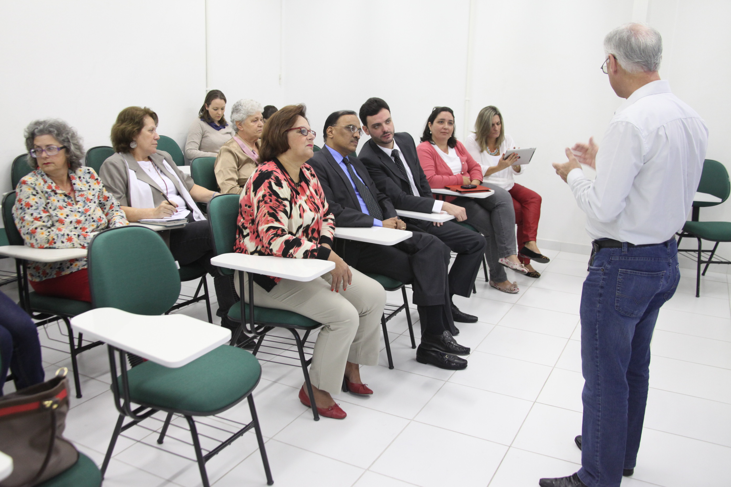 Deputada Dirce Heiderscheidt (PMDB) e Krishnamurthy Gangadharan visitam o Núcleo de Estudos da Terceira Idade (NETI) na UFSC e Grupo de Estudos da Terceira Idade (GETI) na Udesc. Foto: Fábio Queiroz