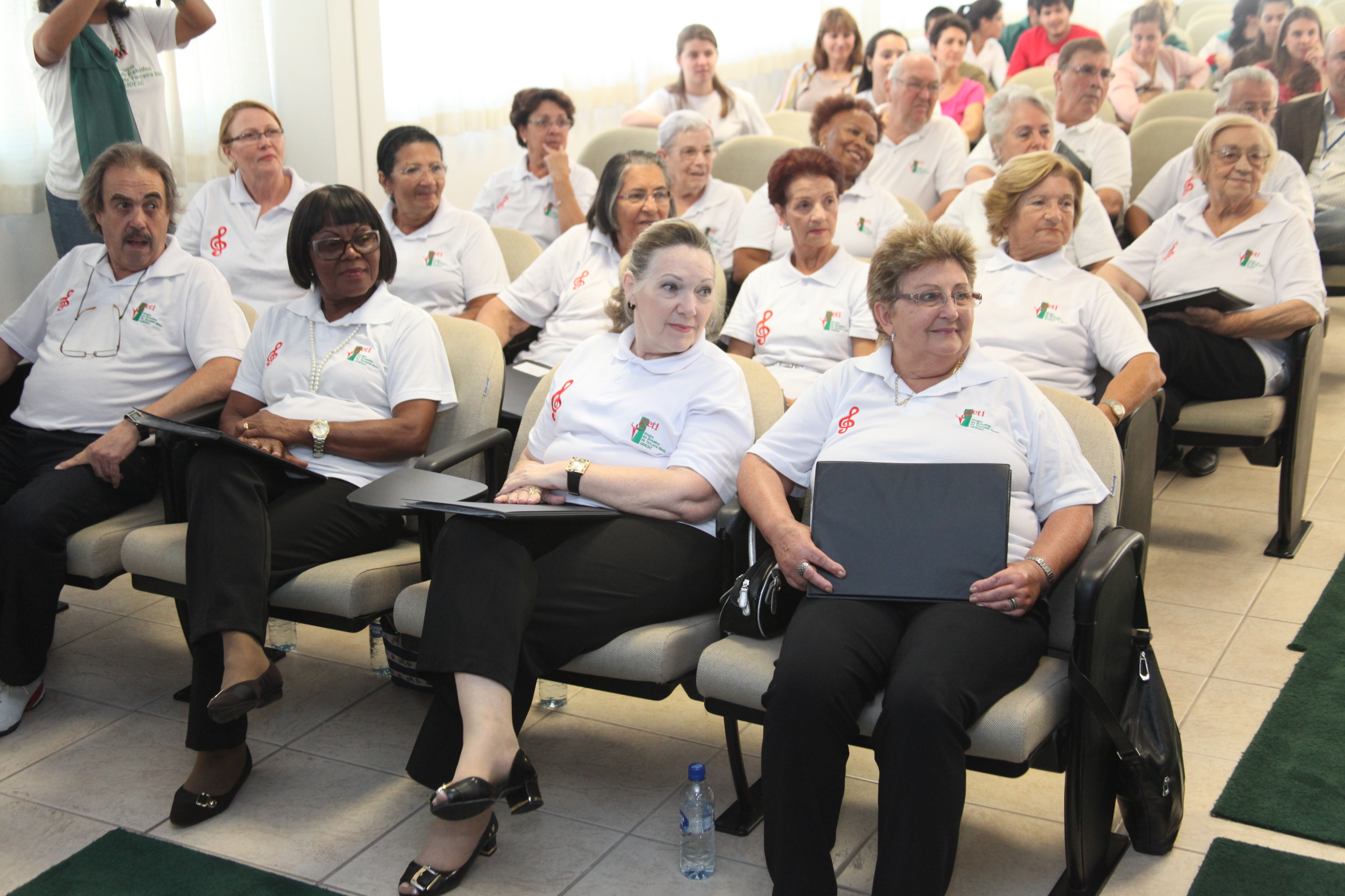 Deputada Dirce Heiderscheidt (PMDB) e Krishnamurthy Gangadharan visitam o Núcleo de Estudos da Terceira Idade (NETI) na UFSC e Grupo de Estudos da Terceira Idade (GETI) na Udesc. Foto: Fábio Queiroz