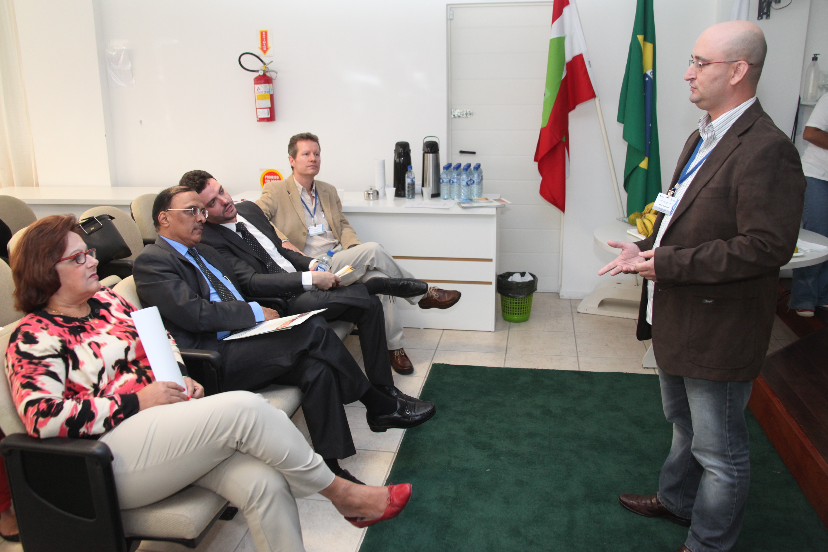 Deputada Dirce Heiderscheidt (PMDB) e Krishnamurthy Gangadharan visitam o Núcleo de Estudos da Terceira Idade (NETI) na UFSC e Grupo de Estudos da Terceira Idade (GETI) na Udesc. Foto: Fábio Queiroz