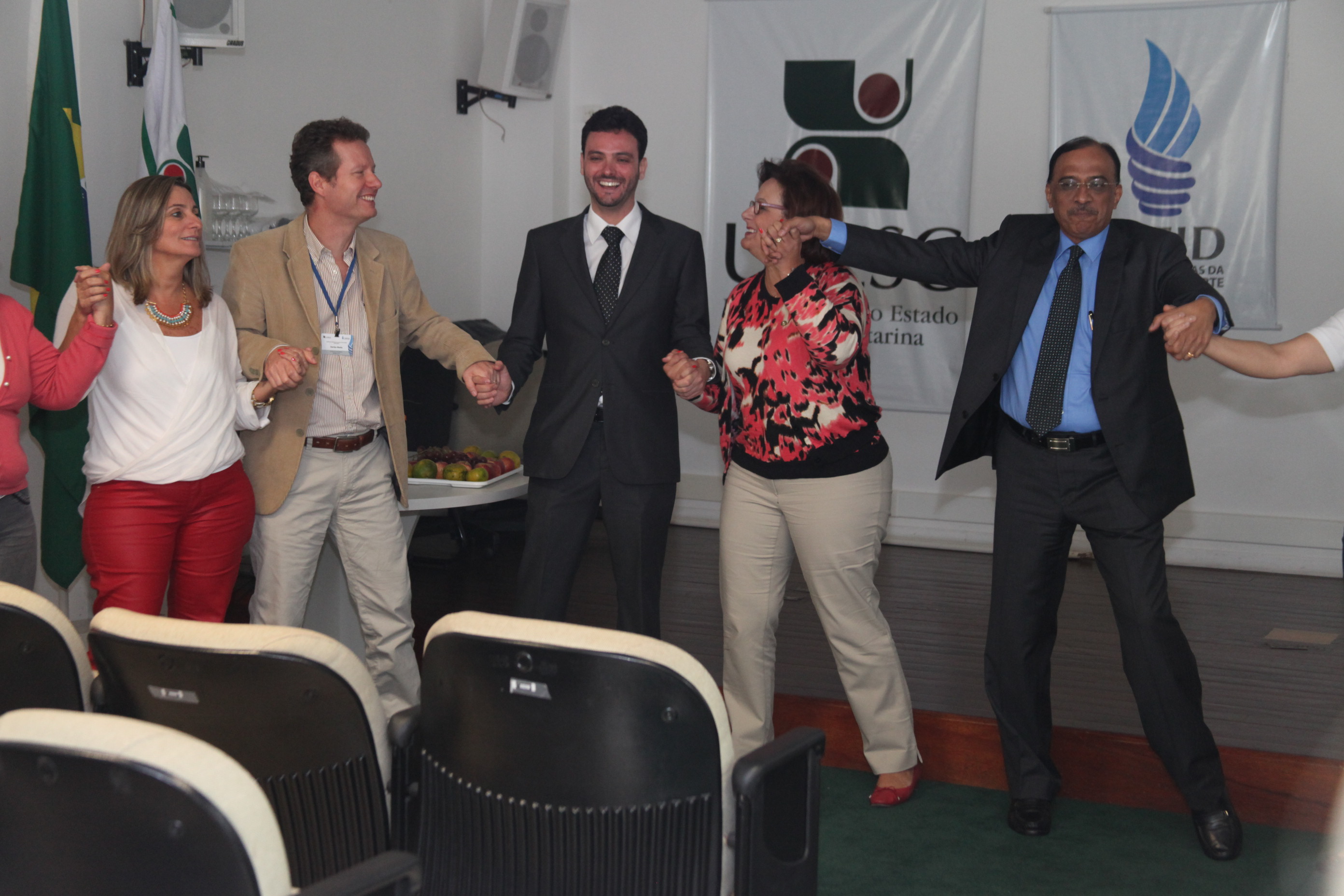 Deputada Dirce Heiderscheidt (PMDB) e Krishnamurthy Gangadharan visitam o Núcleo de Estudos da Terceira Idade (NETI) na UFSC e Grupo de Estudos da Terceira Idade (GETI) na Udesc. Foto: Fábio Queiroz