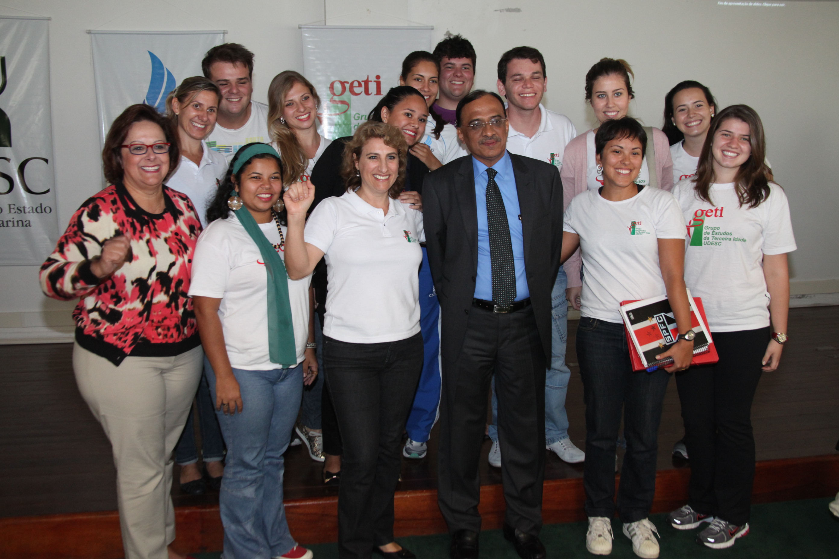 Deputada Dirce Heiderscheidt (PMDB) e Krishnamurthy Gangadharan visitam o Núcleo de Estudos da Terceira Idade (NETI) na UFSC e Grupo de Estudos da Terceira Idade (GETI) na Udesc. Foto: Fábio Queiroz