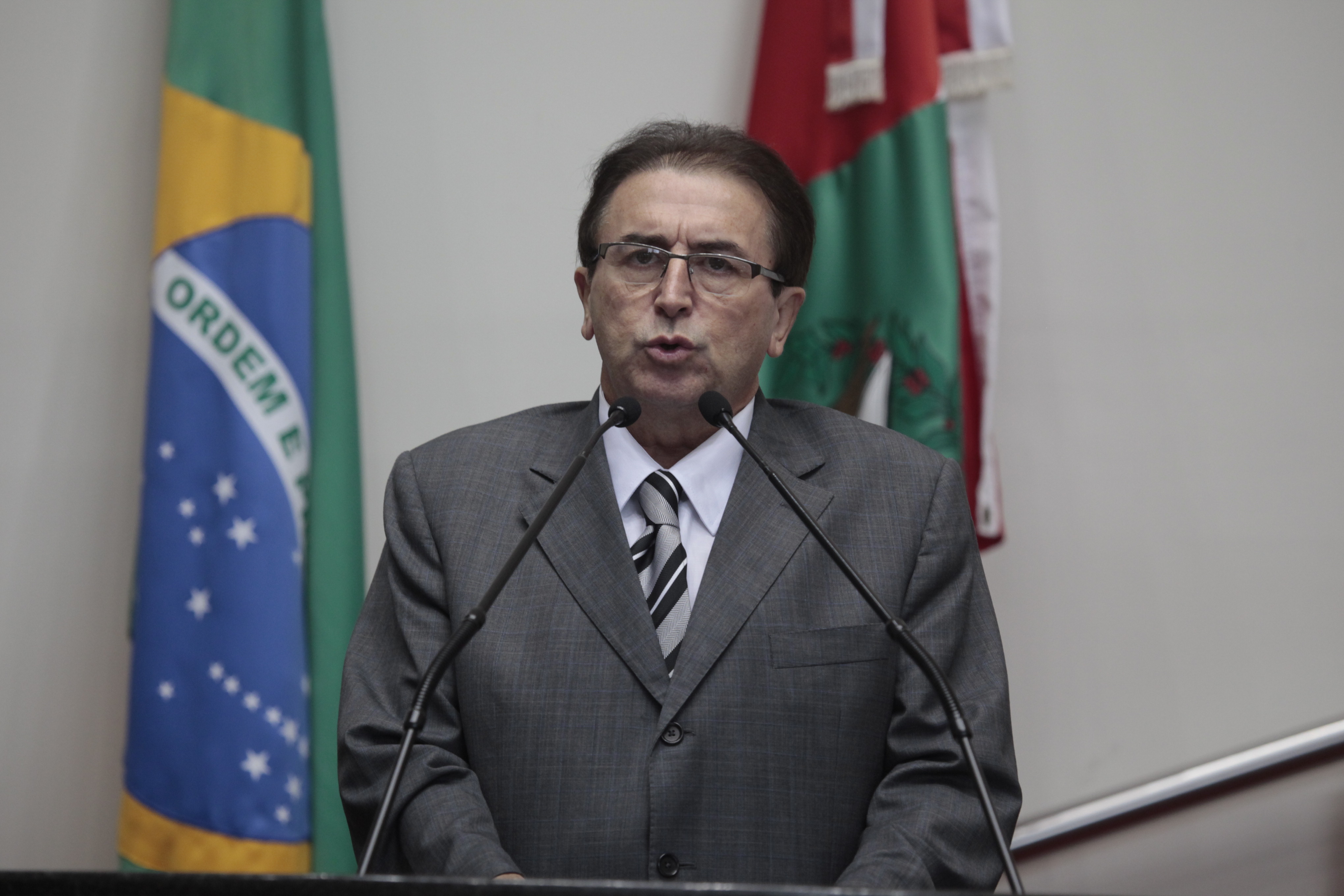 Sessão Ordinária - Plenário Osni Régis - Deputado: Antonio Aguiar (PMDB) - Foto: Carlos Kilian