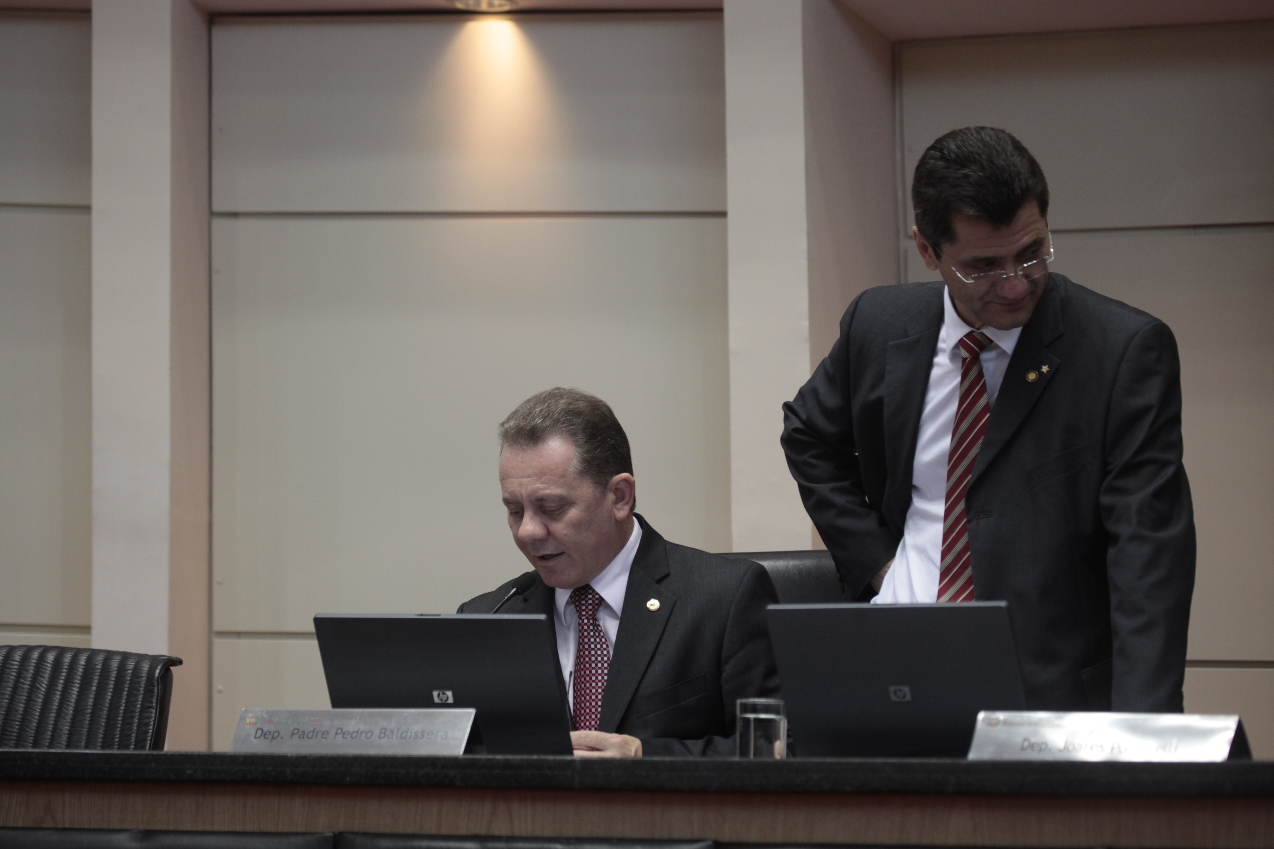 Sessão Ordinária - Plenário Osni Régis. Foto: Carlos Kilian
