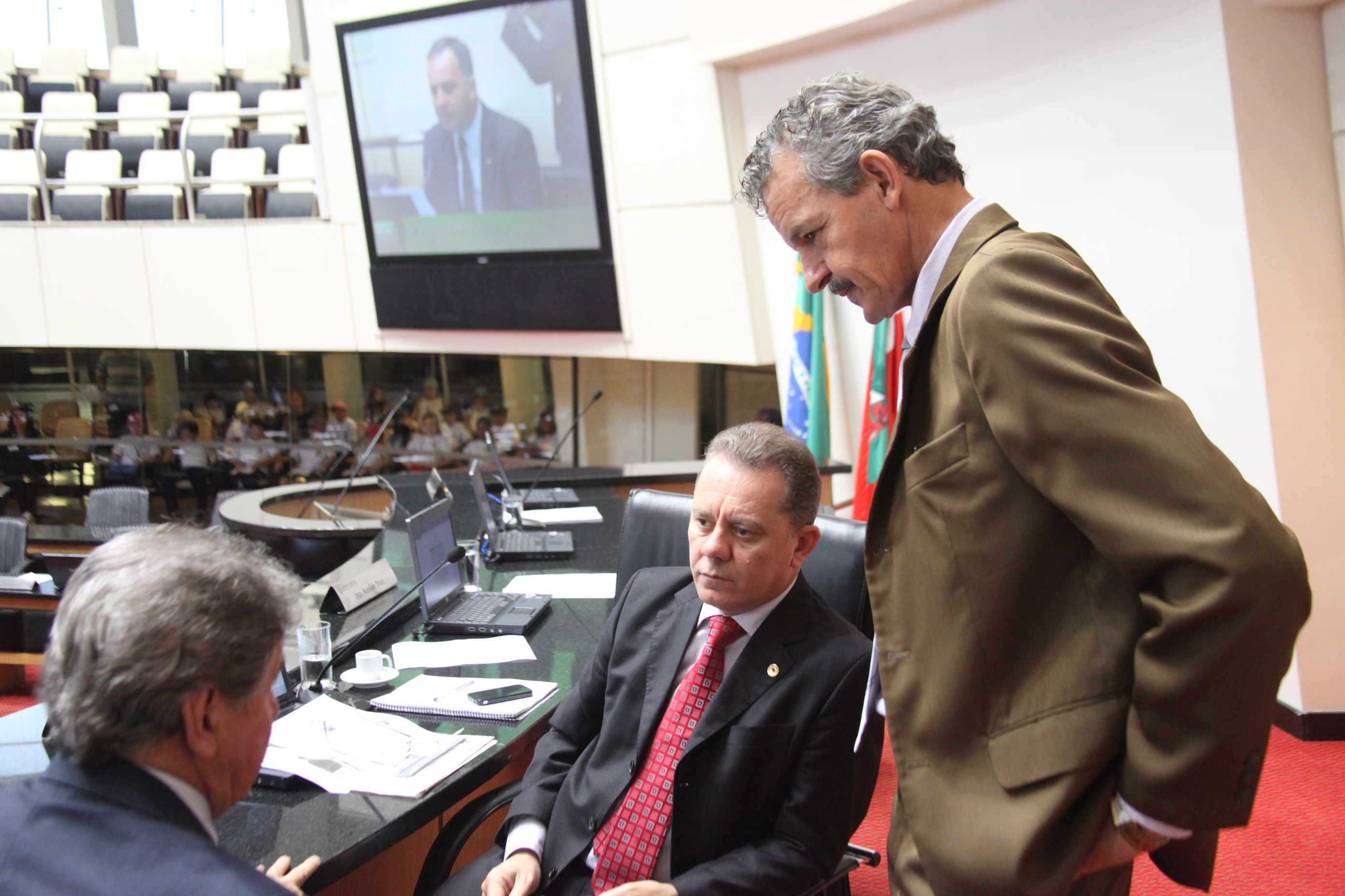Sessão Ordinária - Plenário Osni Régis. Foto: Fábio Queiroz