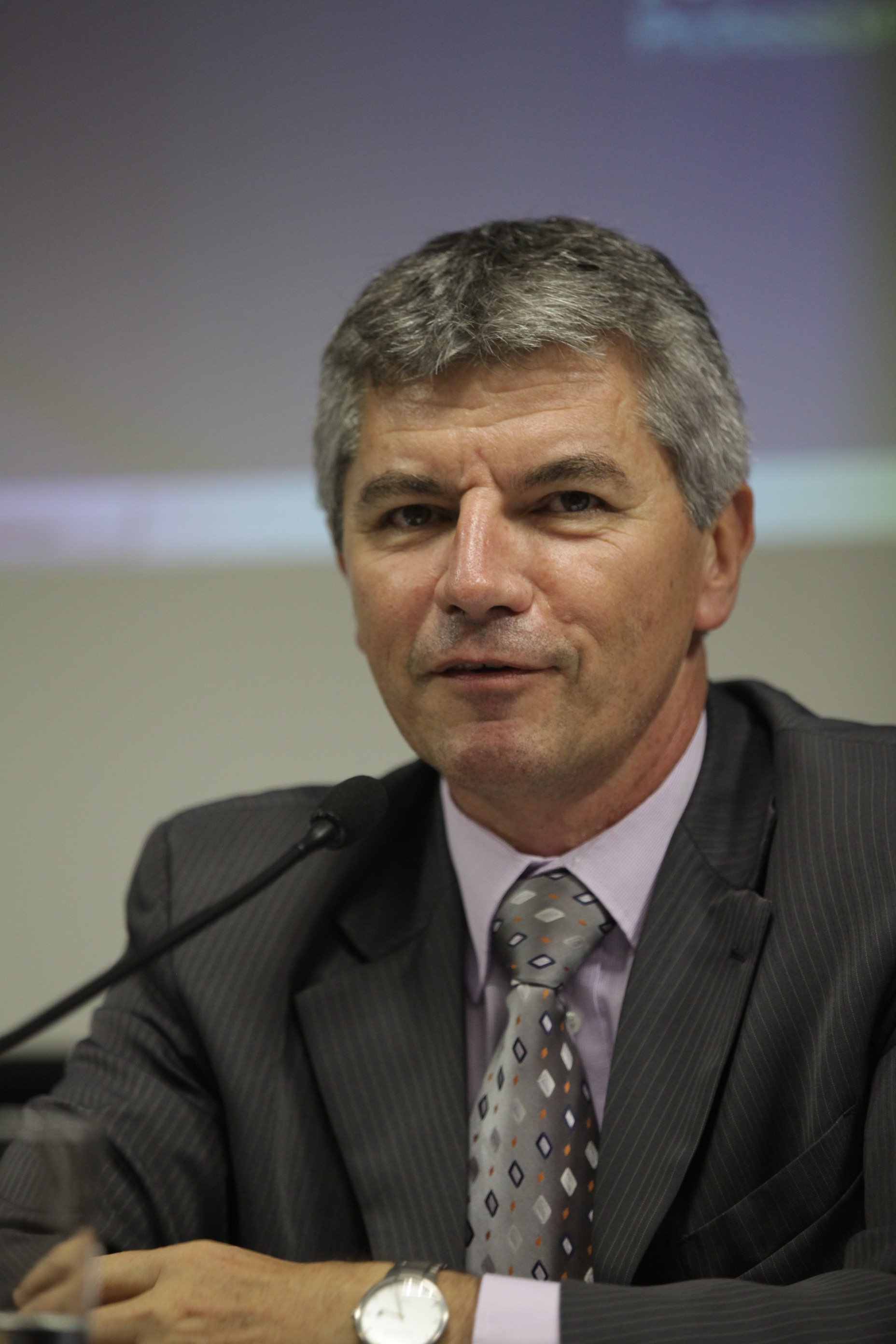 Semiário sobre a PEC 32 - Crédito Educativo para Alunos Carentes - Gilberto Agnolin
