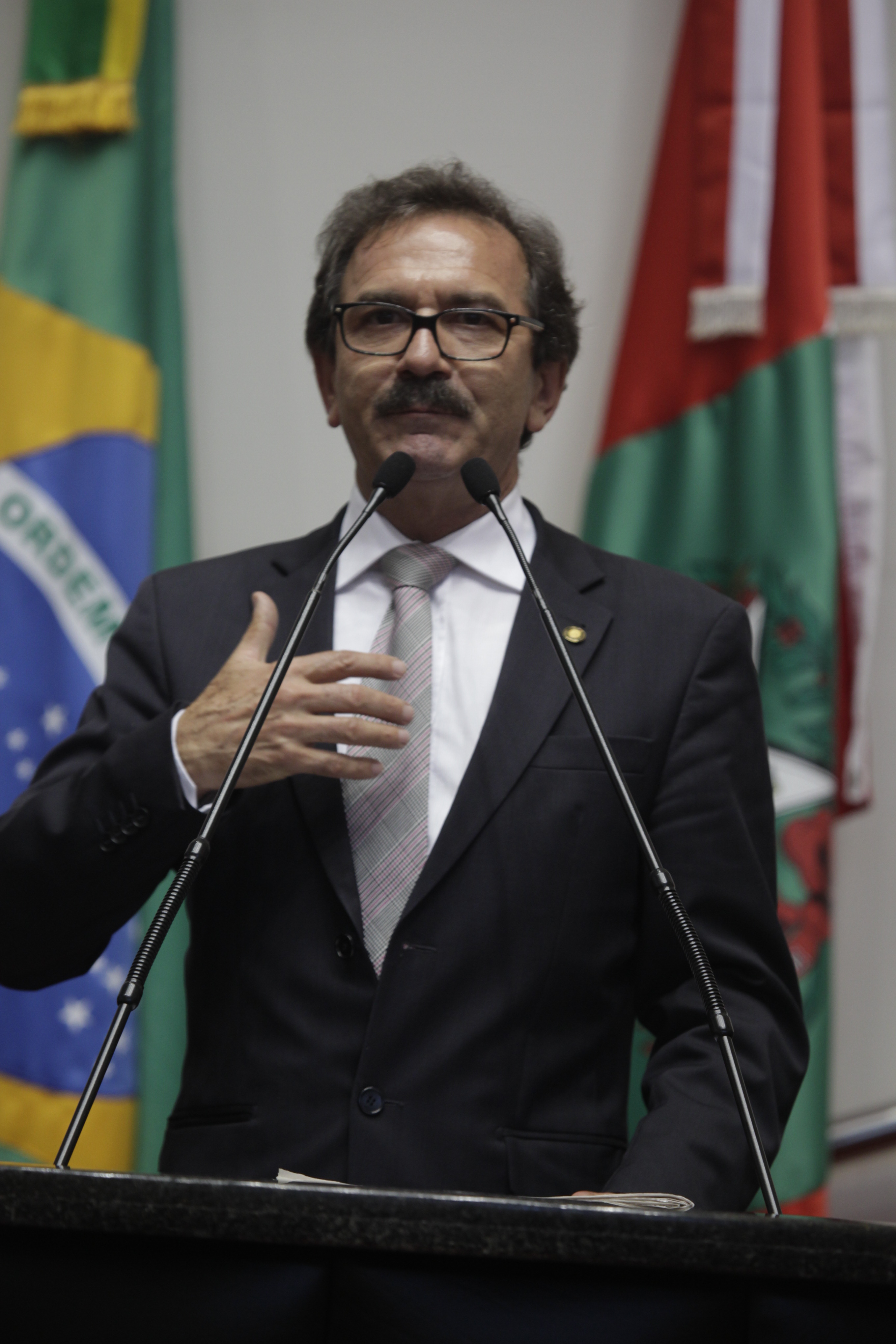 Sessão Ordinária - Plenário Osni Régis - Deputado Serafim Venzom.  Foto: Carlos Kilian