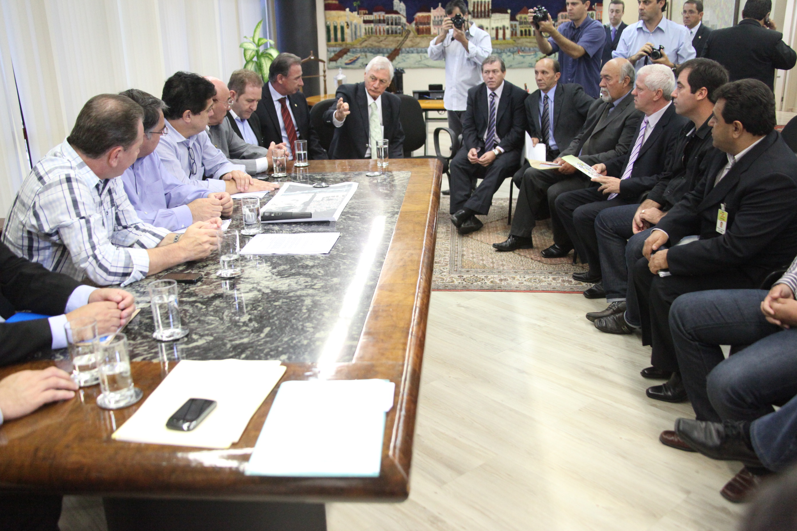 Reunião com o Governador no Centro Administrativo sobre o Desassoriamento da Barra do Camacho. Foto: Fábio Queiroz