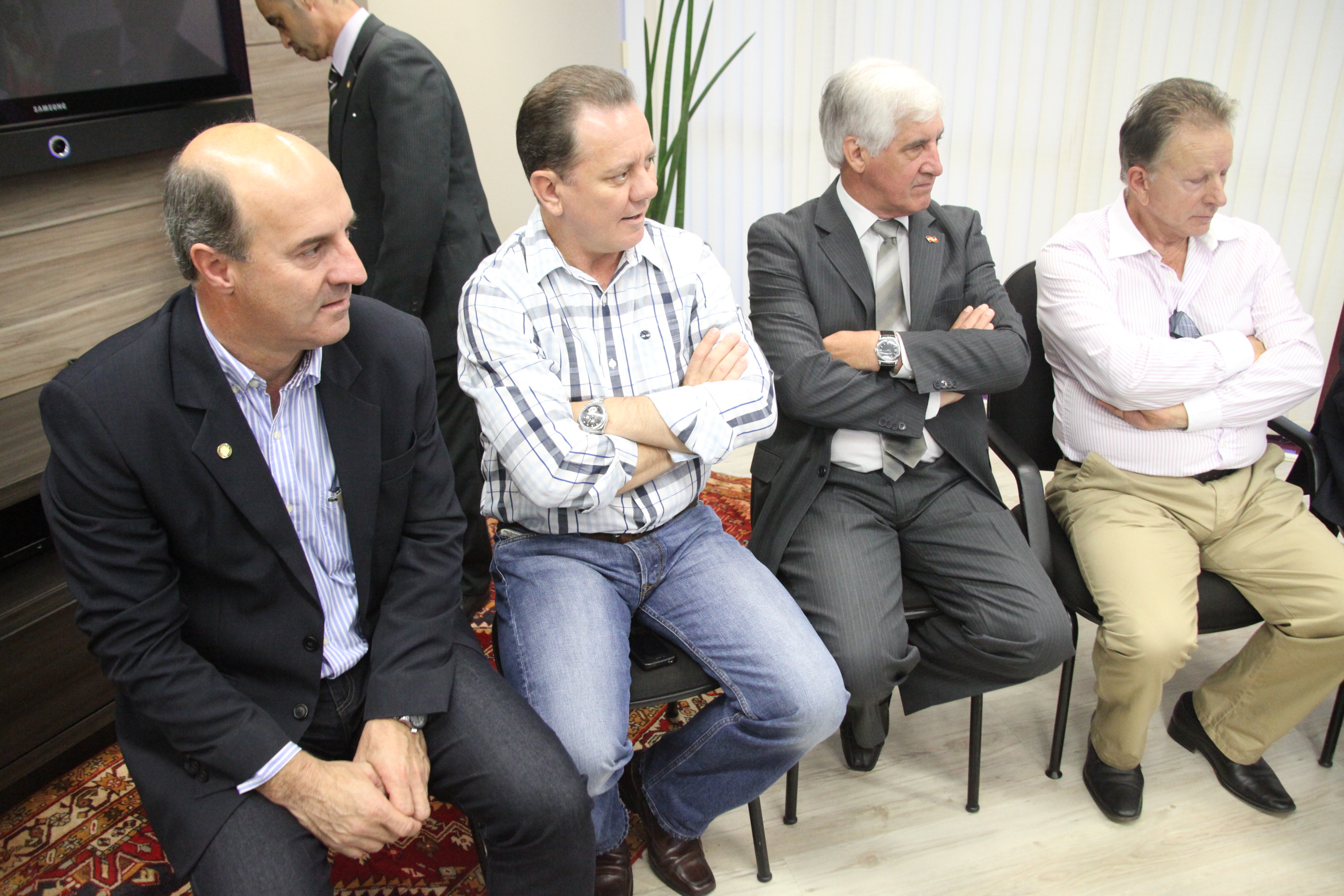 Reunião com o Governador no Centro Administrativo, sobre os problemas enfrentados pela fundação hospitalar São Donato. Foto: Fábio Queiroz