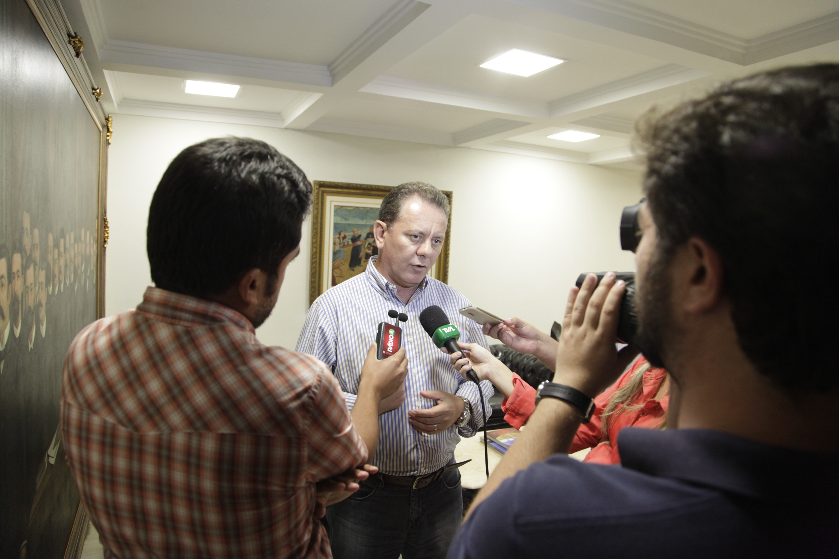 Deputado Joares Ponticelli concede entrevista apos a Transmição do Cargo de Presidente  ao Deputado Romildo Titon    Foto Carlos Kilian