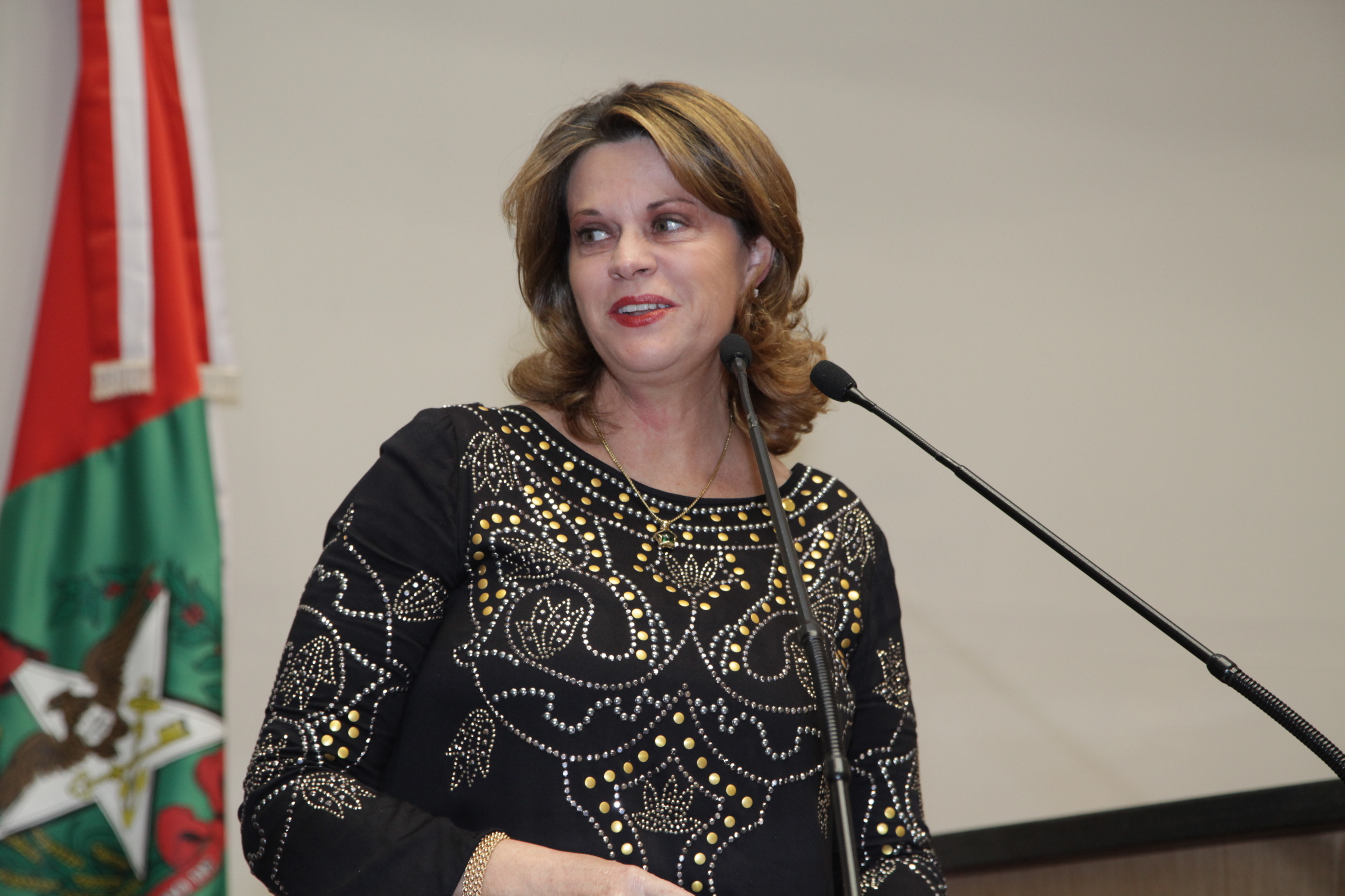 Sessão Especial - Homenagem aos 50 anos do Centro de Ciências Humanas da Educação - FAED  -  Sandra Mackowiek