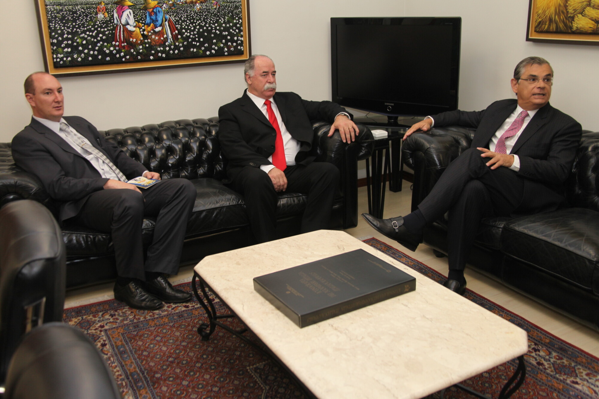 Assembleia recebe visita do vice-governador