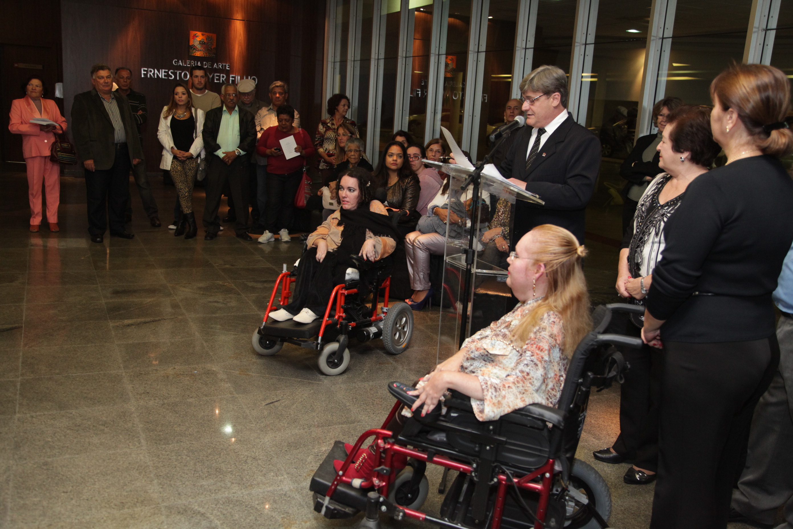Lançamento do Livro Viver Sobre Rodas