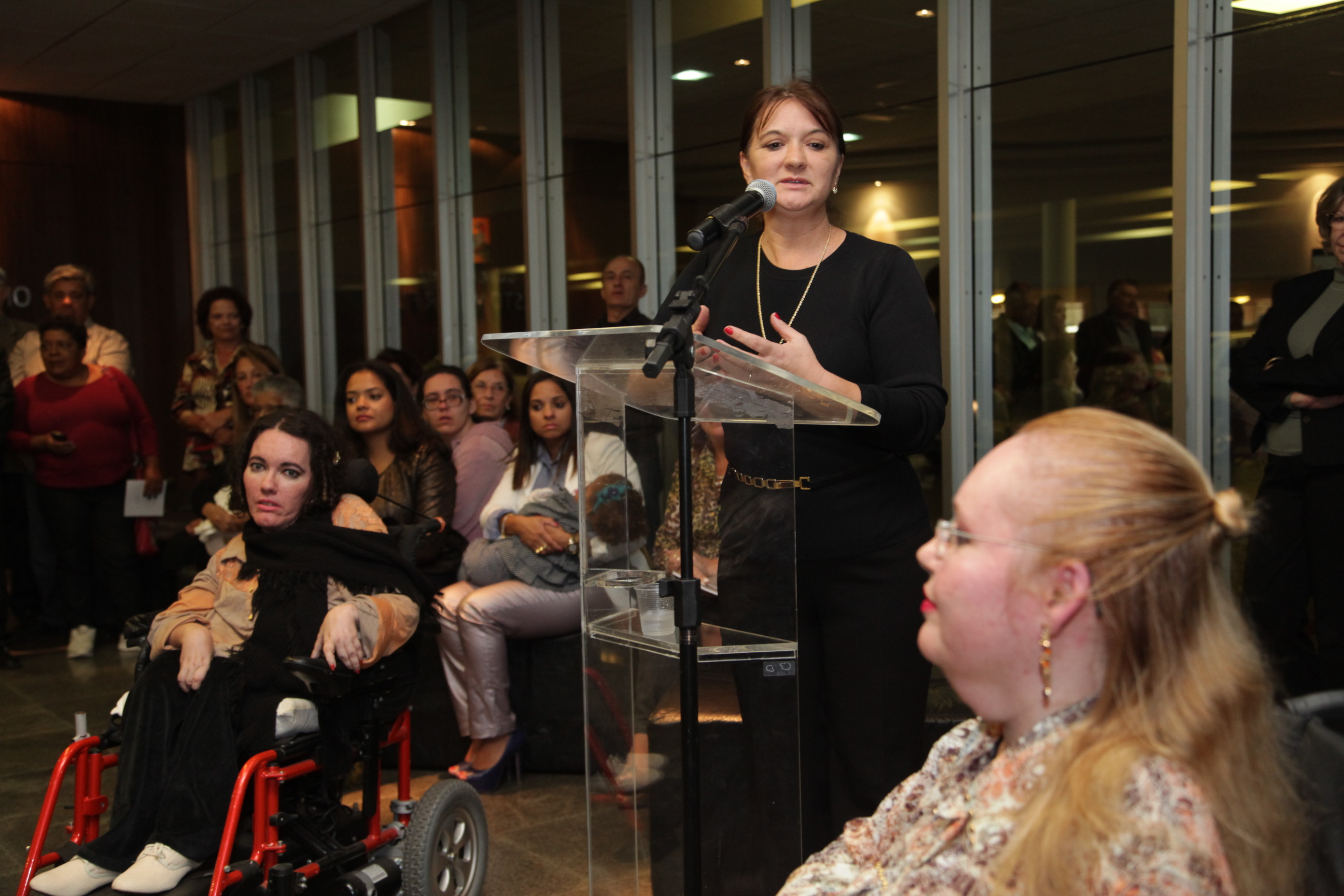 Lançamento do Livro Viver Sobre Rodas