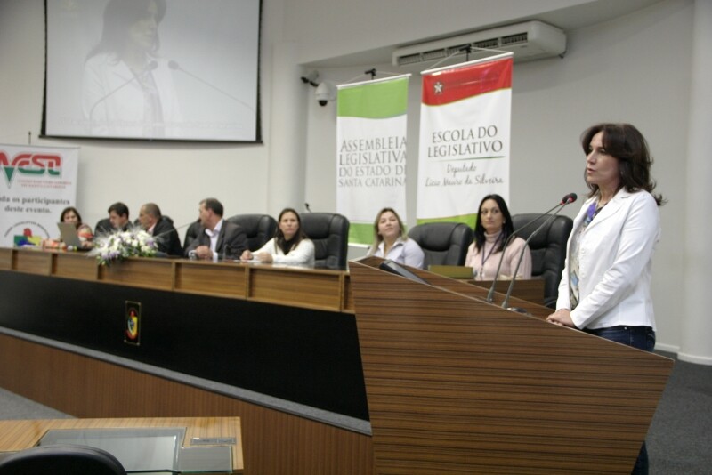 Encontro discute participação da mulher na política
