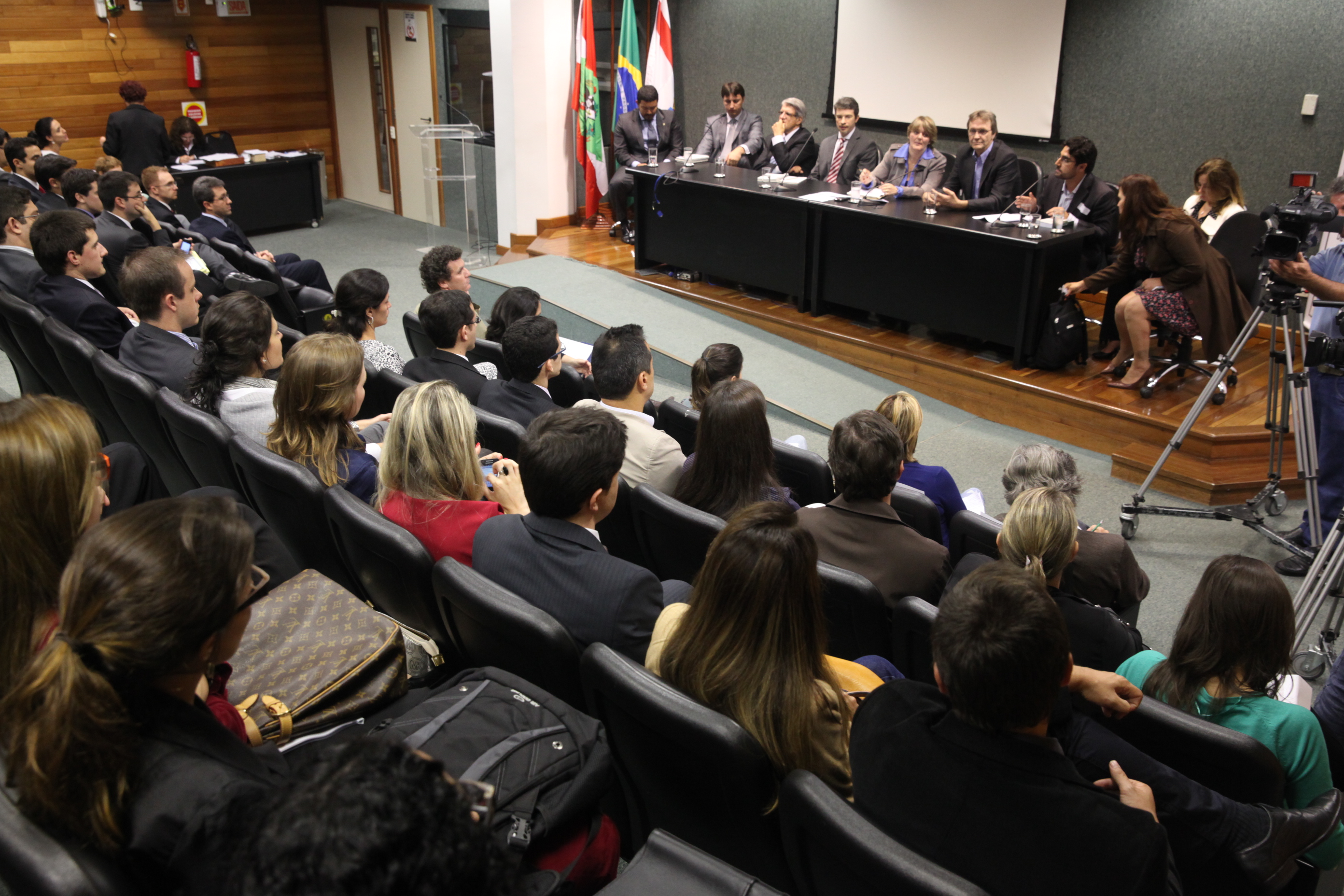 Audiência Pública para avaliar e debater o primeiro mês de trabalho da Defensoria Pública de Santa Catarina. Foto: Miriam Zomer
