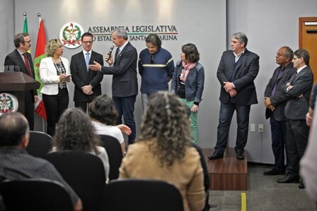 Frente Parlamentar de Combate à Violência programa visita à penitenciária