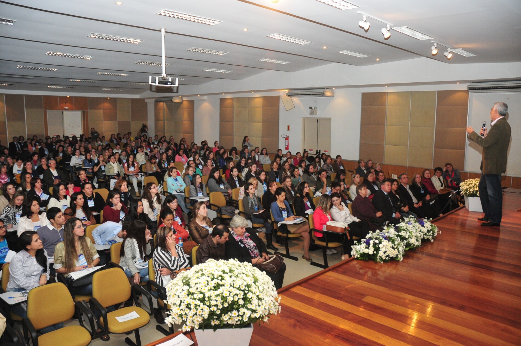Seminário estadual sobre autismo tem mais de 600 participantes