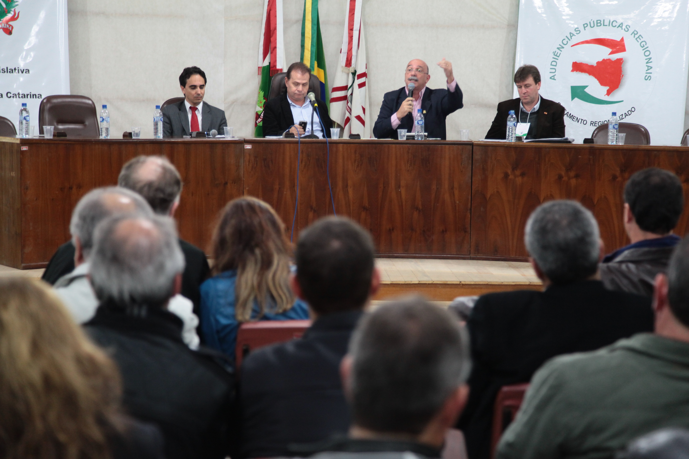 Audiência Pública Regional sobre a Lei de Diretrizes Orçamentárias (LDO) 2013 e Lei Orçamentária Anual (LOA) 2014, na cidade de Curitibanos. Foto: Miriam Zomer