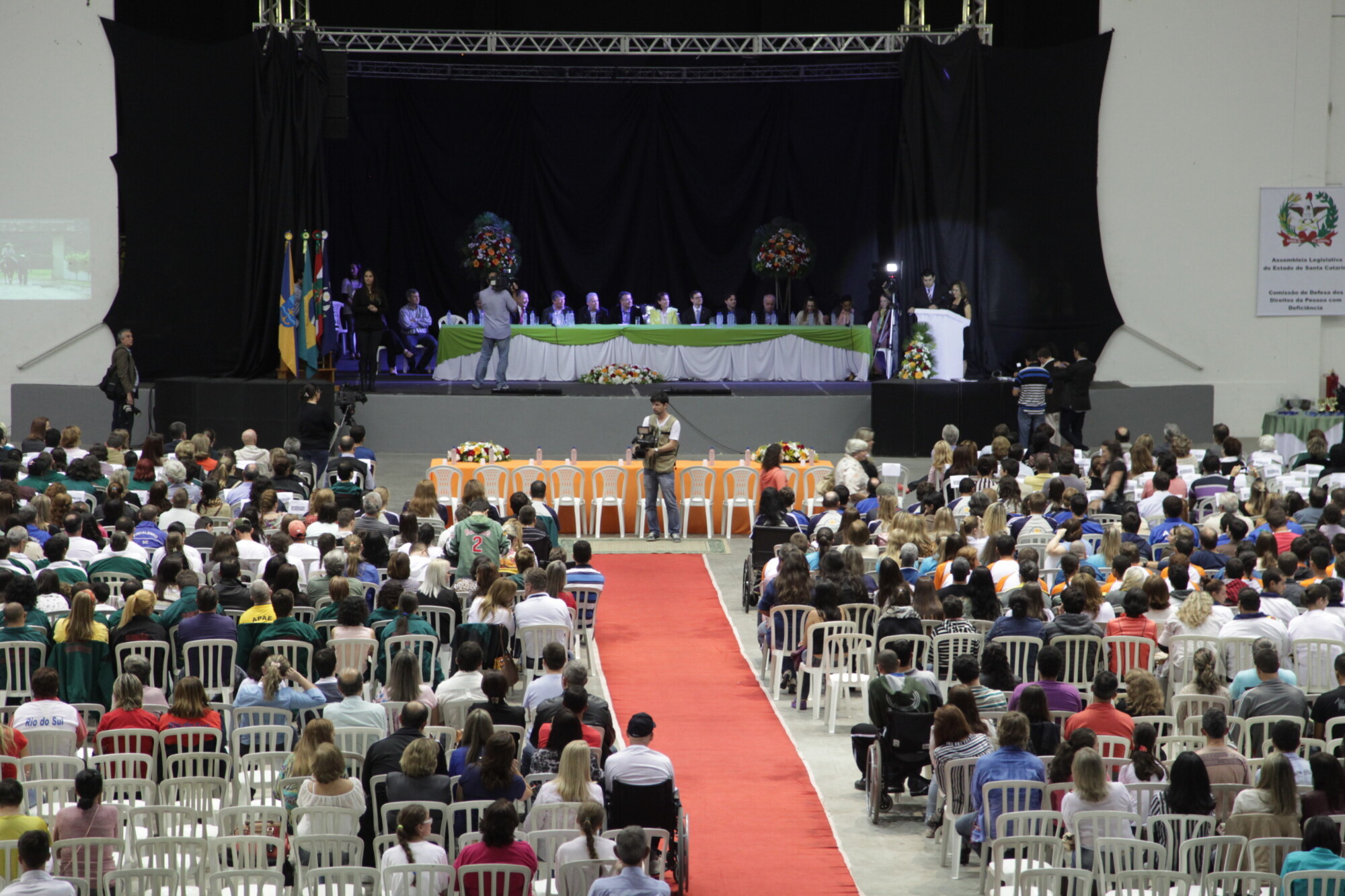Apaes recebem mais de um milhão do governo do estado