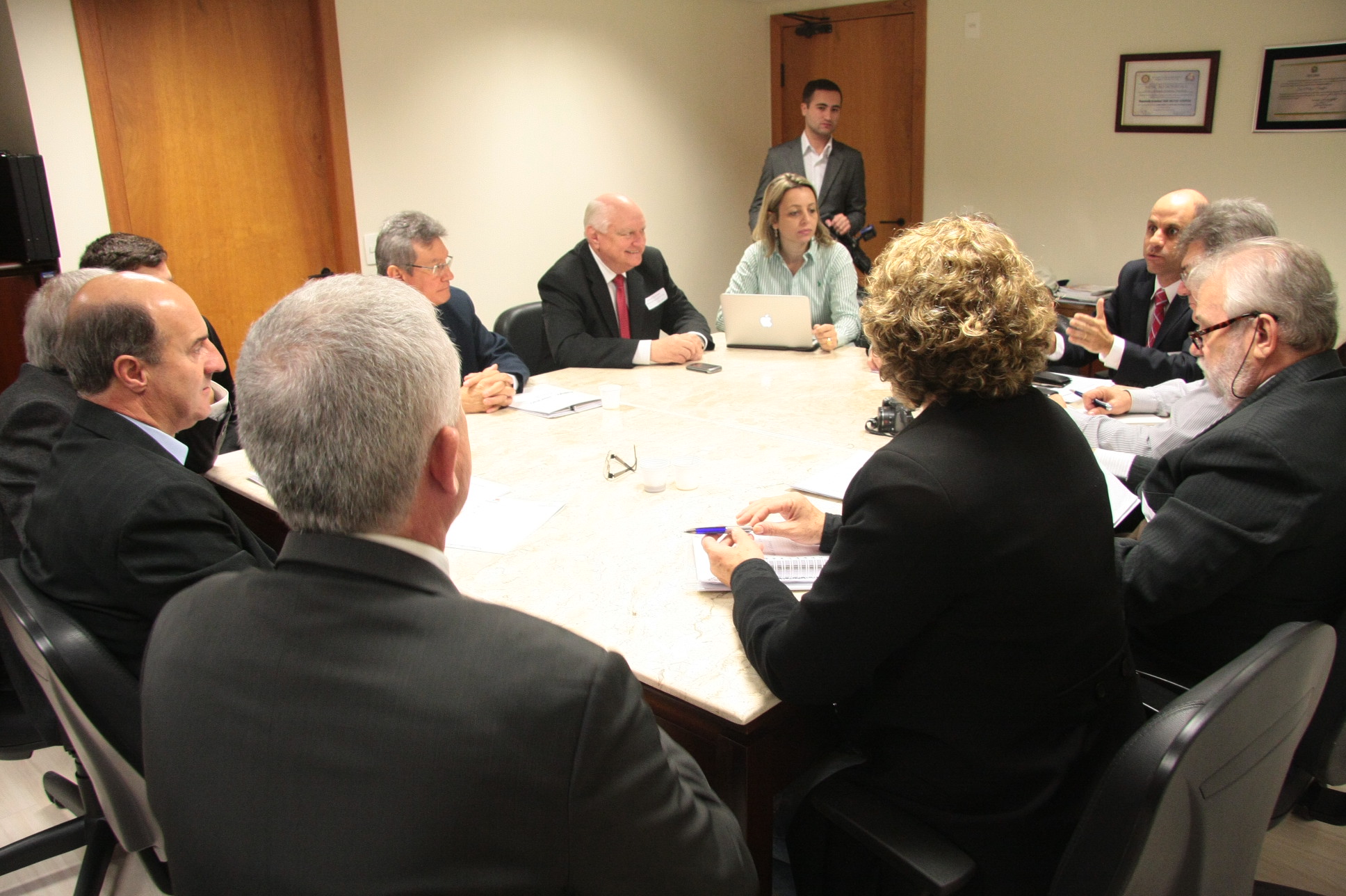 Reunião dos Dep. José Milton Scheffer e Dep. Jorge Teixeira com Diretores de Hospitais - Foto: Eduardo Guedes de Oliveira