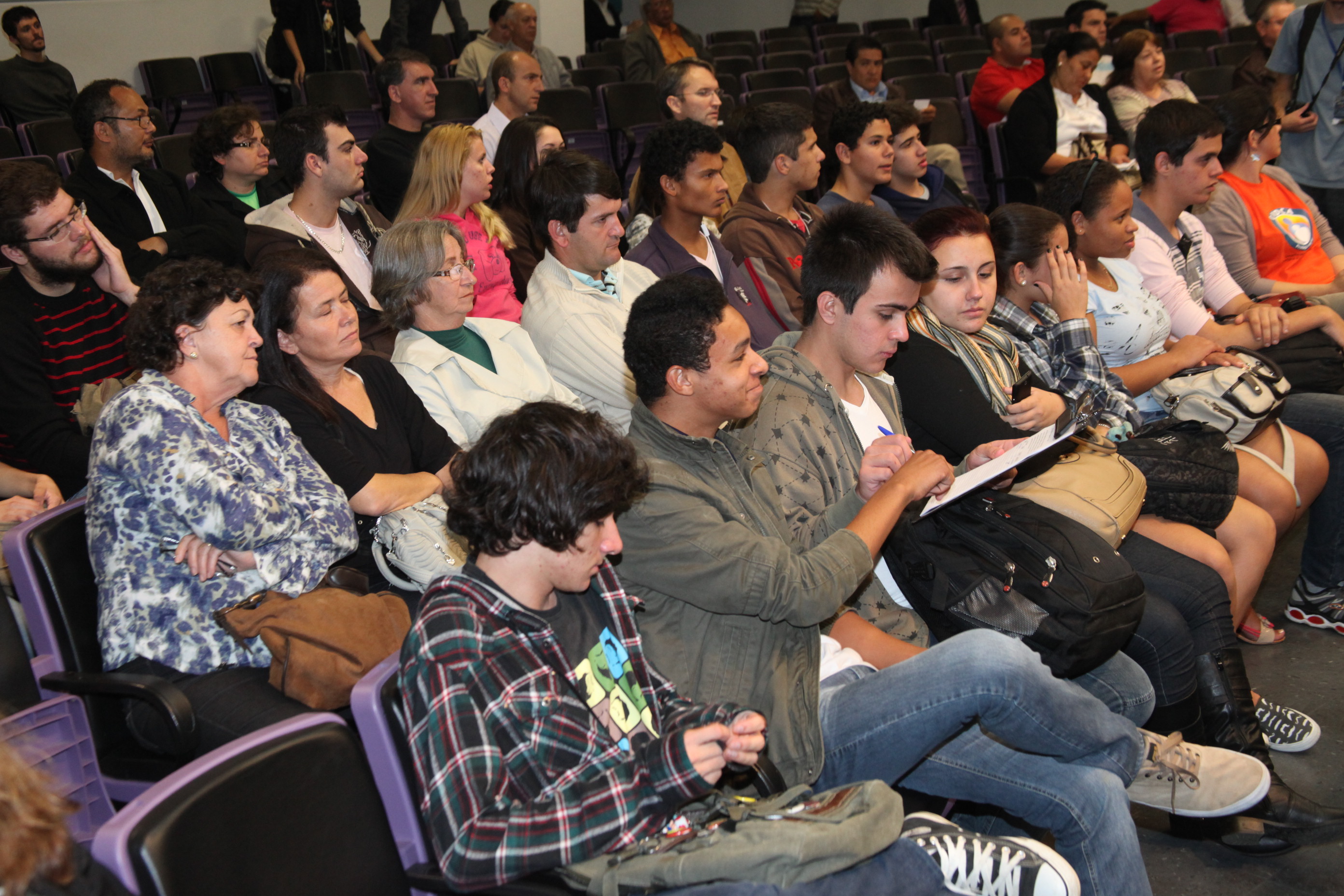 Comissão de Educação promove Audiência Pública em Joinville para discutir a Reenturmação. Foto: Fábio Queiroz