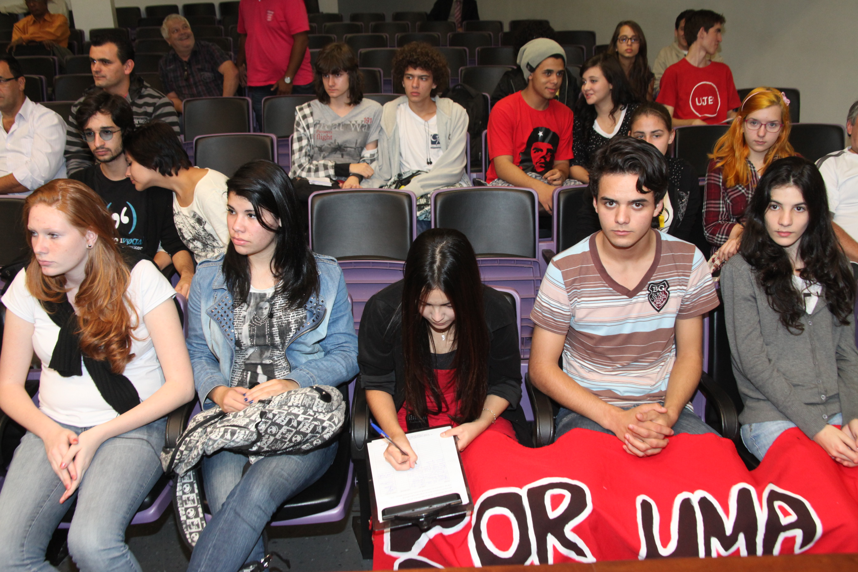 Comissão de Educação promove Audiência Pública em Joinville para discutir a Reenturmação. Foto: Fábio Queiroz