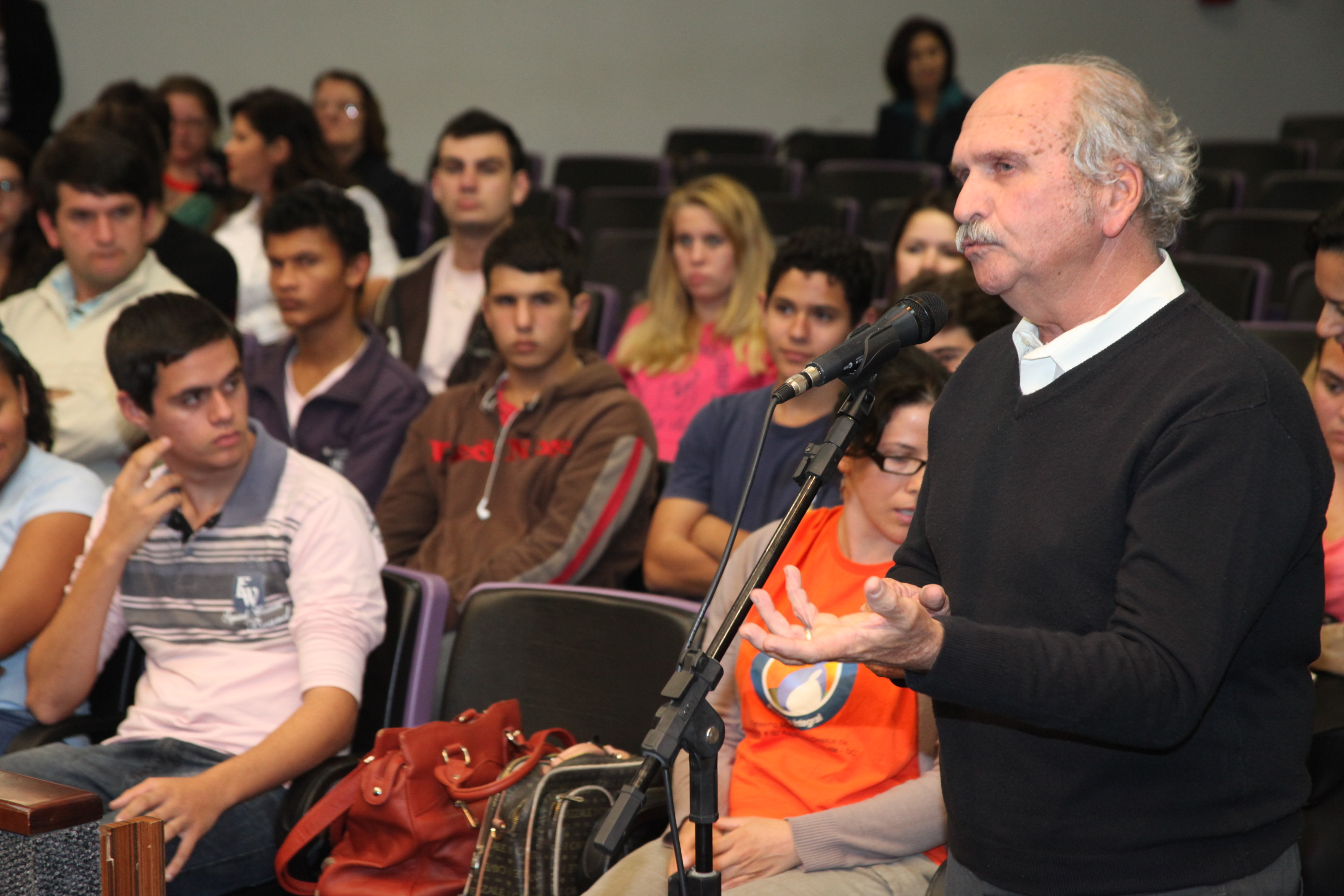 Comissão de Educação promove Audiência Pública em Joinville para discutir a Reenturmação. Foto: Fábio Queiroz