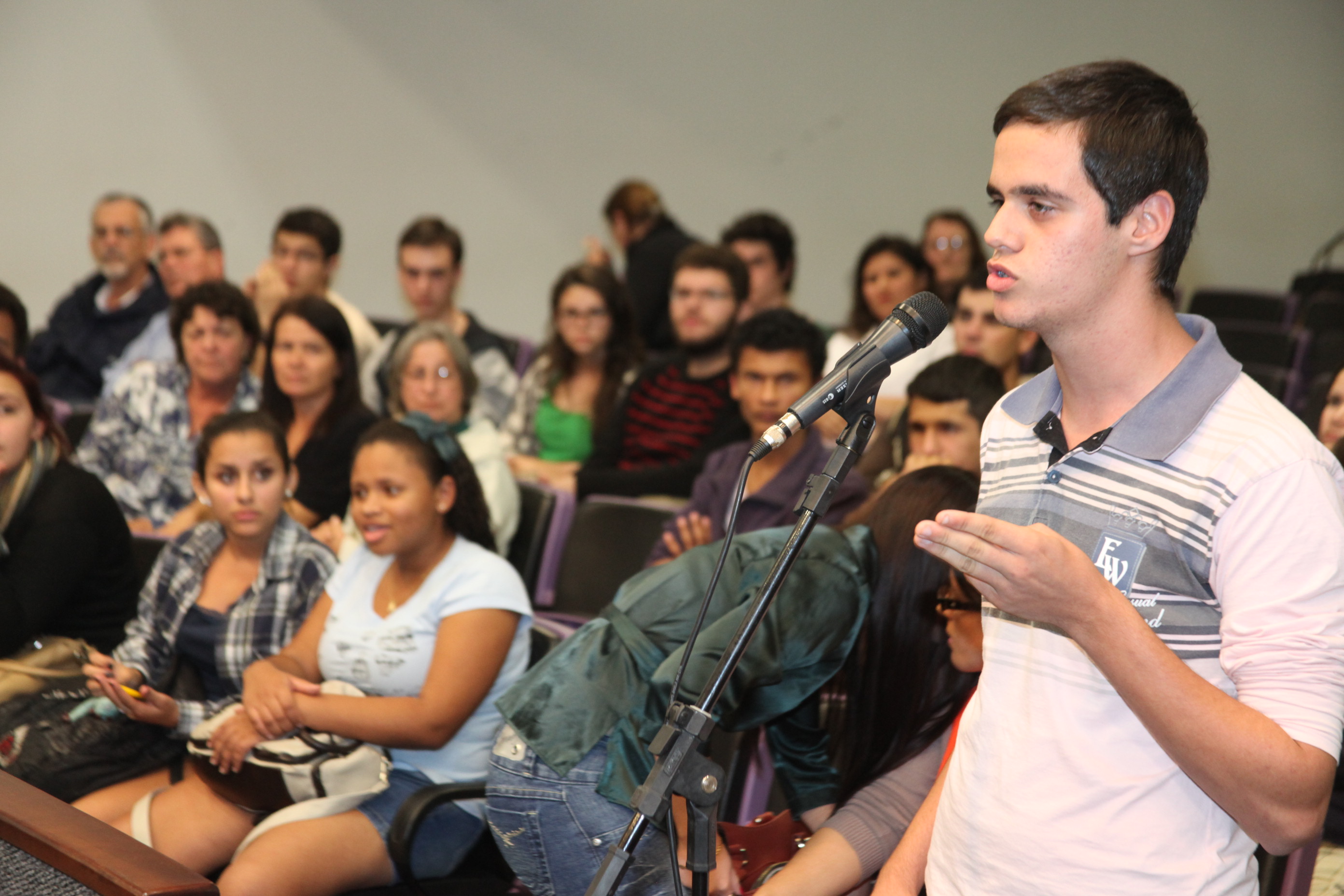 Comissão de Educação promove Audiência Pública em Joinville para discutir a Reenturmação. Foto: Fábio Queiroz
