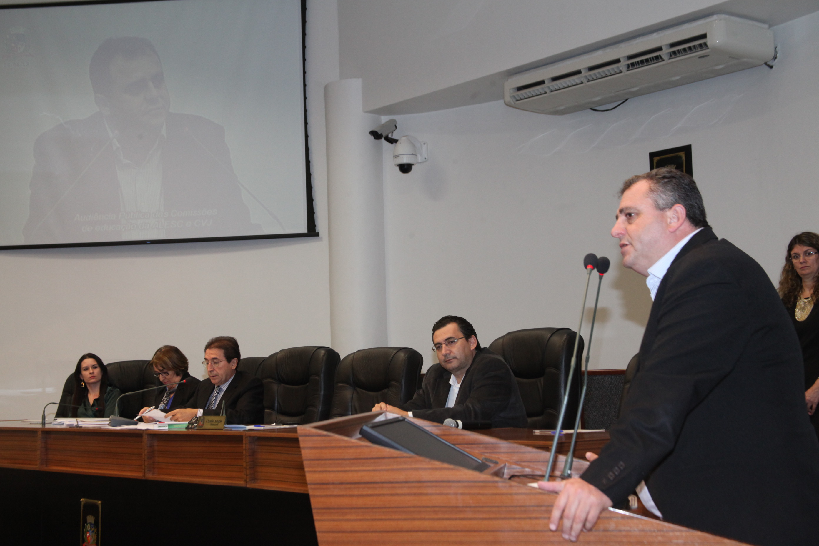 Comissão de Educação promove Audiência Pública em Joinville para discutir a Reenturmação. Foto: Fábio Queiroz