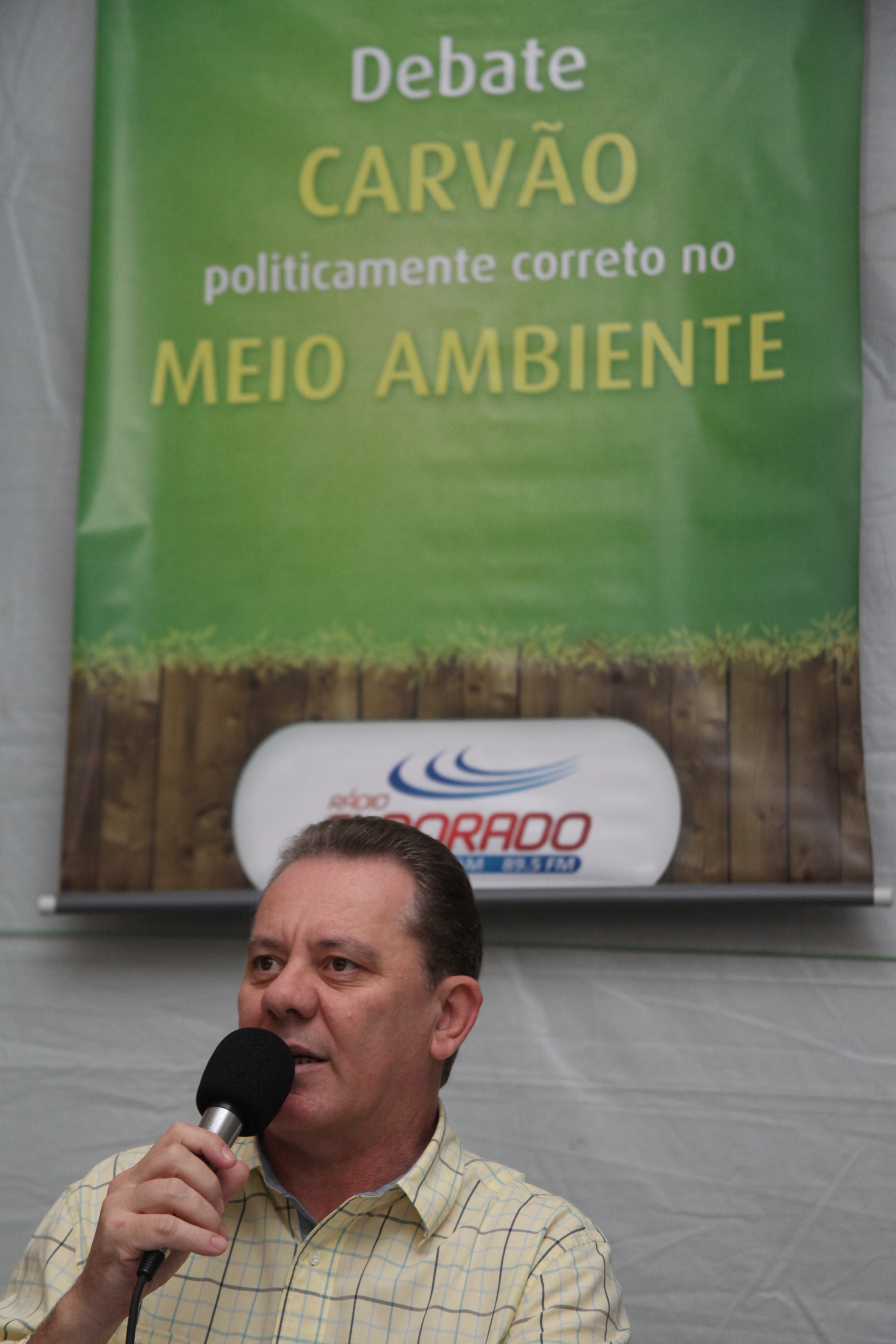 Rádio Eldorado de Criciúma promove debate acerca do uso do carvão mineral com a presença dos deputados Joares Ponticelli (PP) e Valmir Comin (PP). Foto: Fábio Queiroz