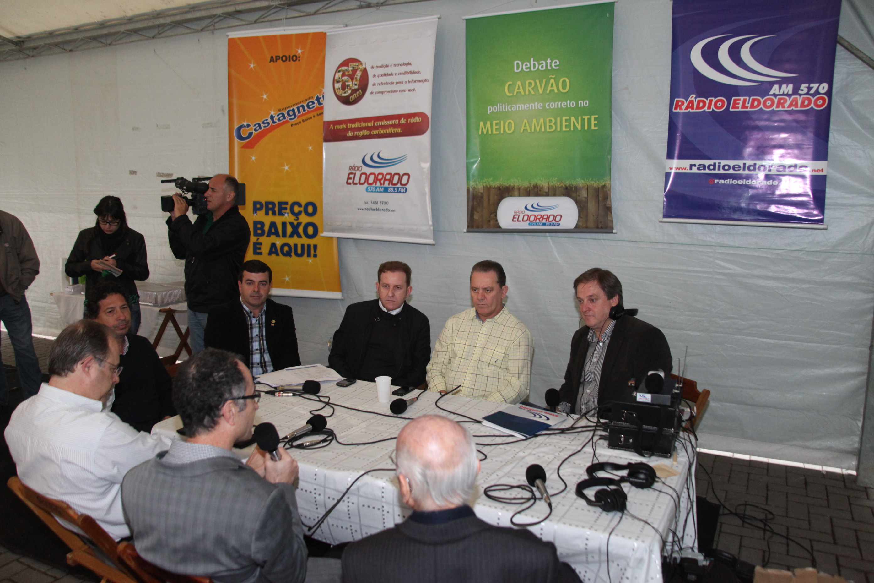 Rádio Eldorado de Criciúma promove debate acerca do uso do carvão mineral com a presença dos deputados Joares Ponticelli (PP) e Valmir Comin (PP). Foto: Fábio Queiroz