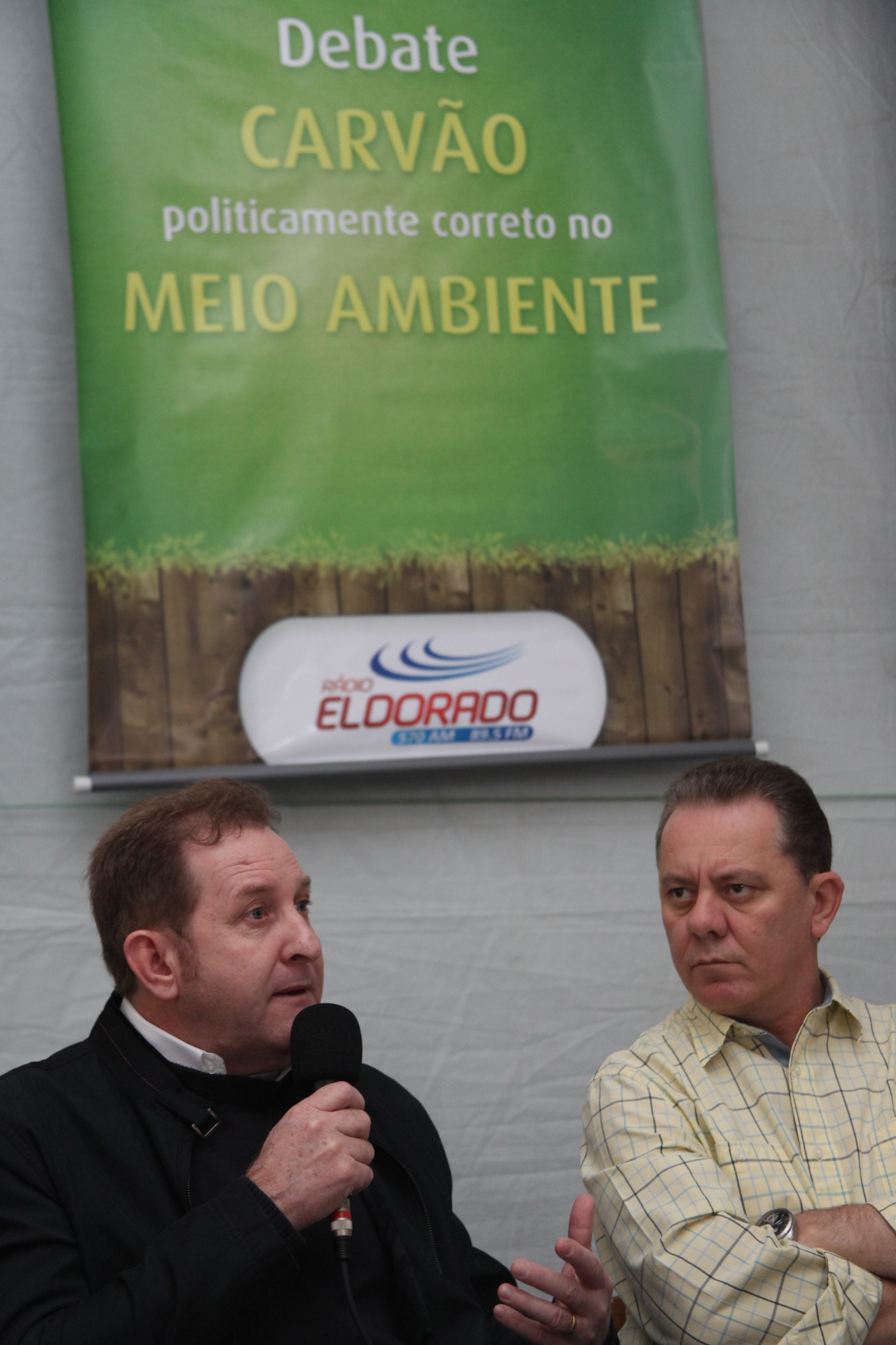 Rádio Eldorado de Criciúma promove debate acerca do uso do carvão mineral com a presença dos deputados Joares Ponticelli (PP) e Valmir Comin (PP). Foto: Fábio Queiroz