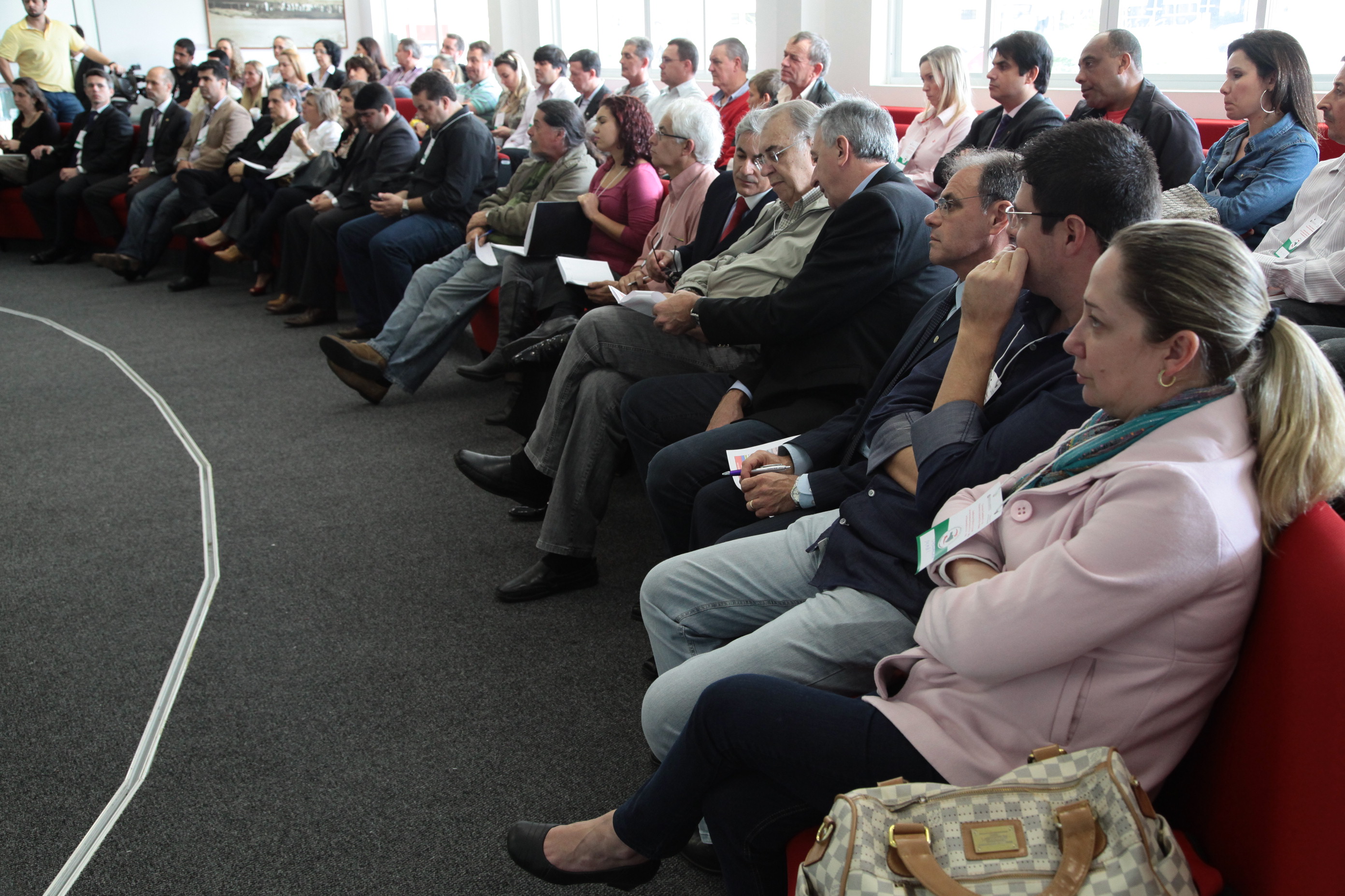 Audiência Pública do Orçamento Regionalizado em São José. Foto: Miriam Zomer