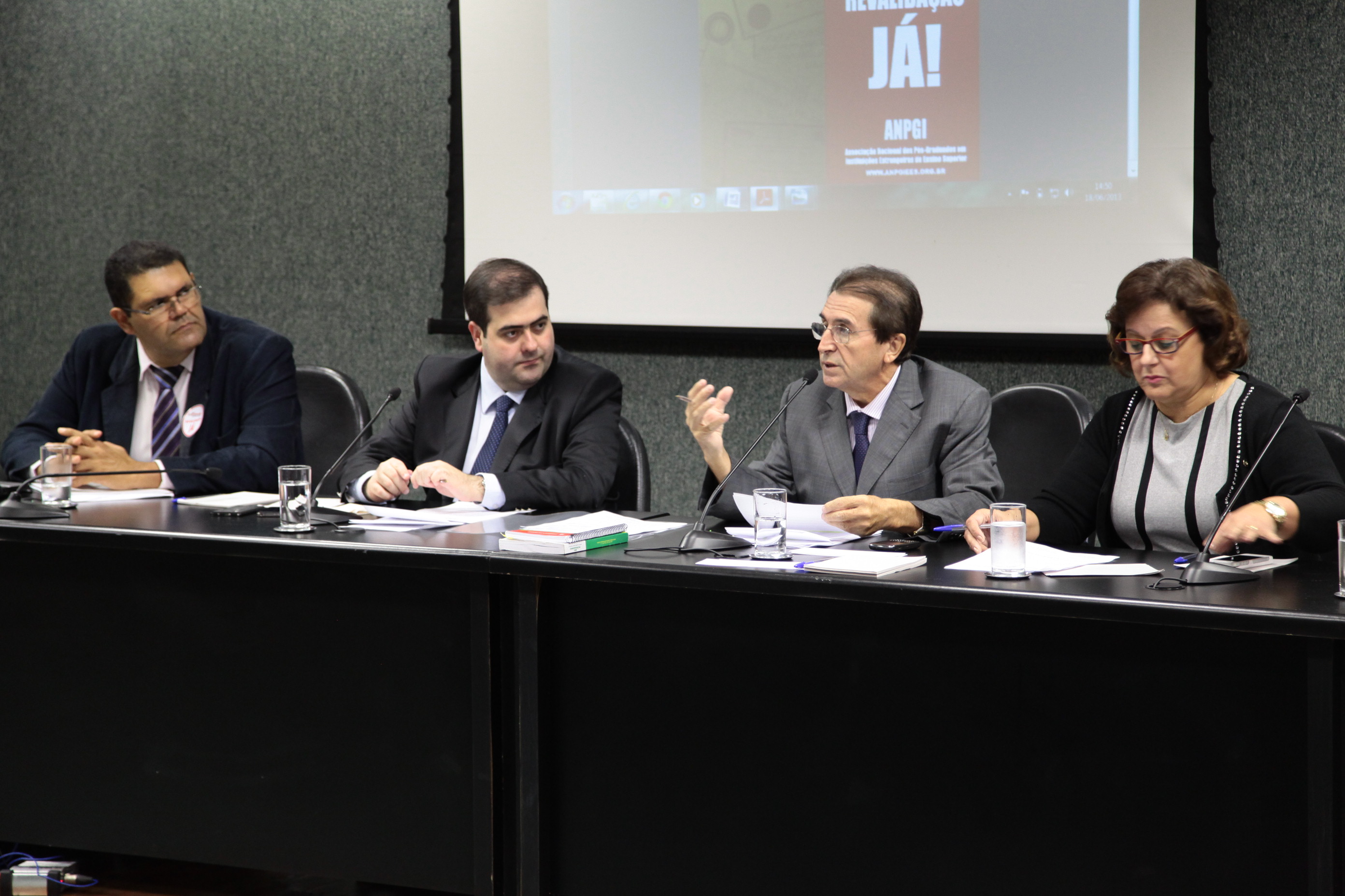 Audiência Pública para discutir sobre Admissão no Estado de Santa Catarina de Diplomas de Pós-Graduação obtidos no exterior. Foto: Miriam Zomer