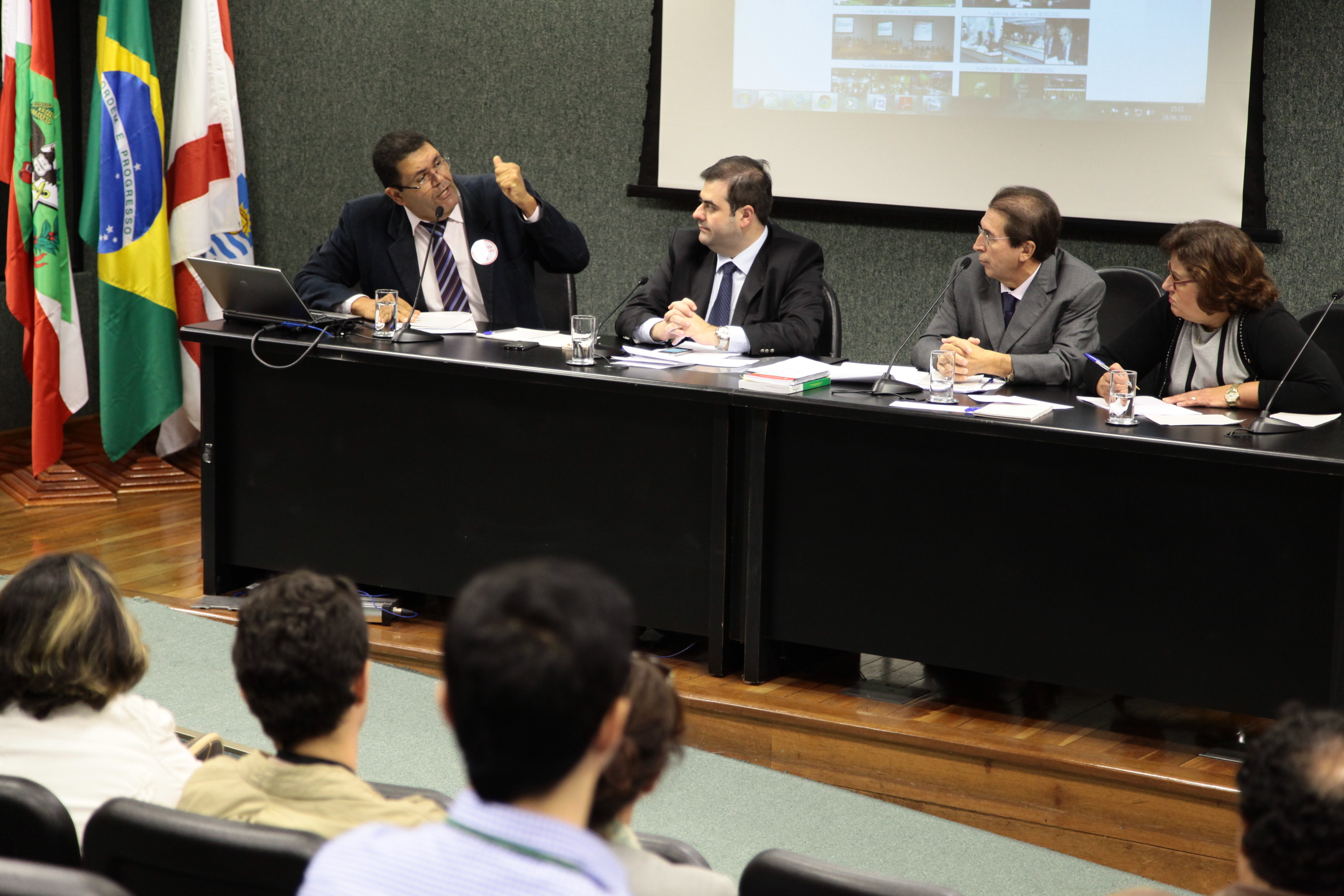 Audiência Pública para discutir sobre Admissão no Estado de Santa Catarina de Diplomas de Pós-Graduação obtidos no exterior. Foto: Miriam Zomer
